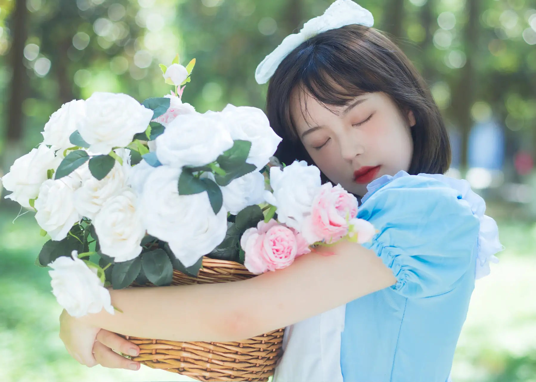 [艺图语] 2022.08.05 Vol.1628 – 雏菊和草莓 哈吉麻花#[32P]-10