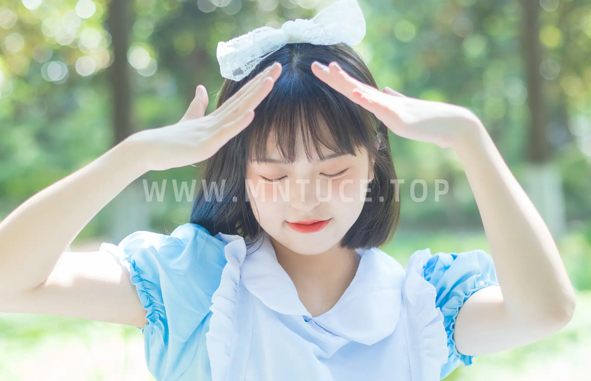 [艺图语] 2022.08.05 Vol.1628 – 雏菊和草莓 哈吉麻花#[32P]-8