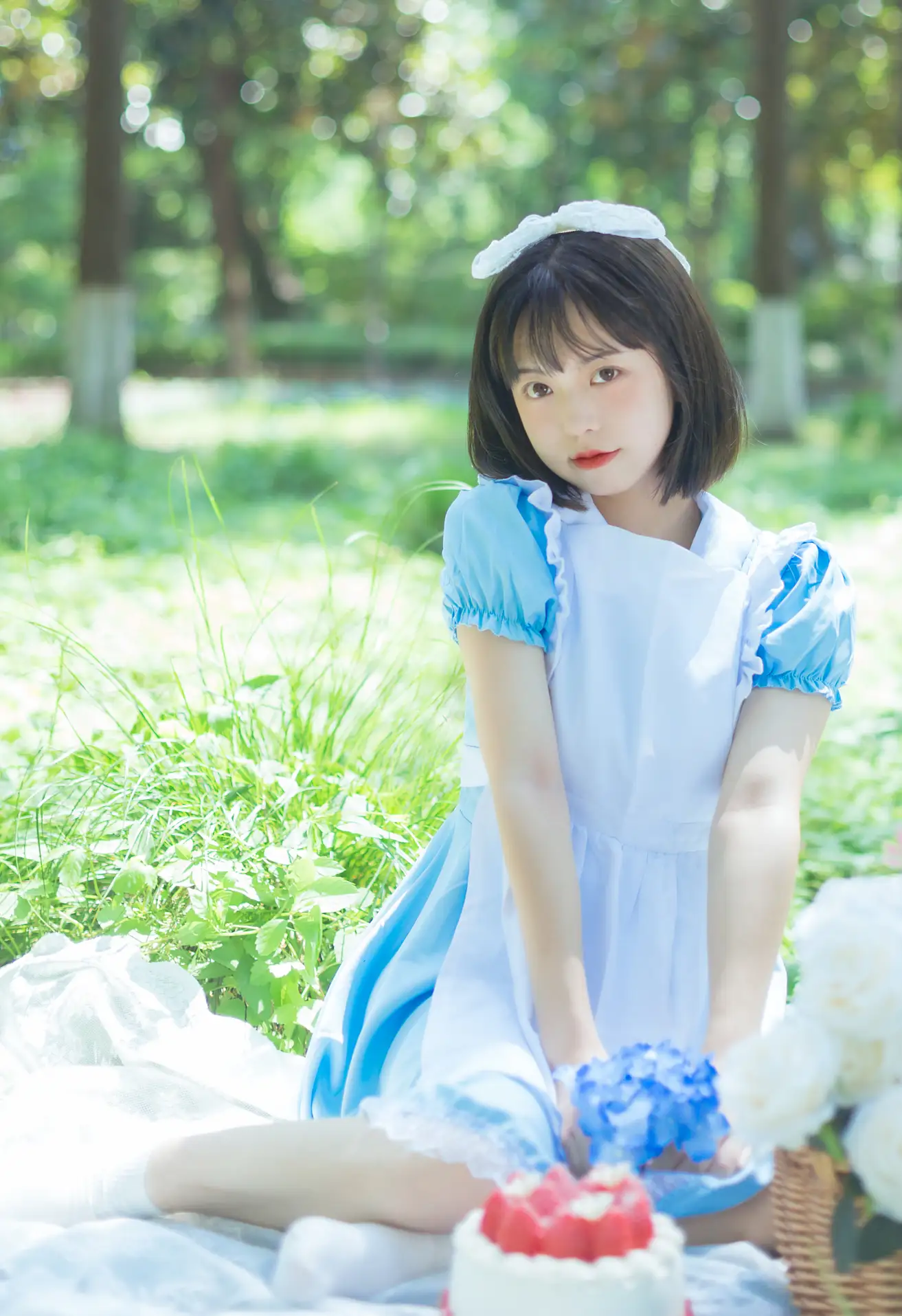 [艺图语] 2022.08.05 Vol.1628 – 雏菊和草莓 哈吉麻花#[32P]-8