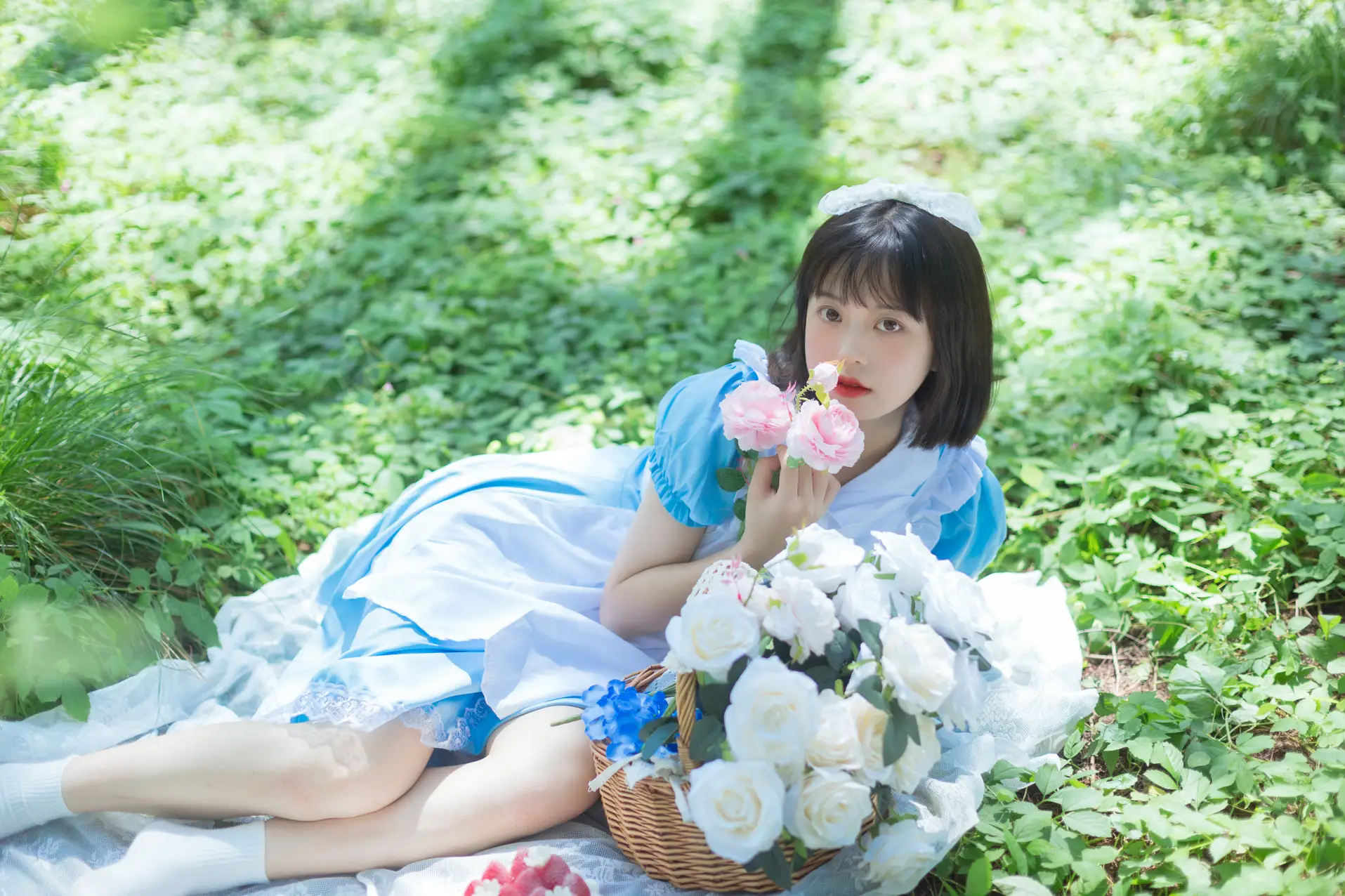 [艺图语] 2022.08.05 Vol.1628 – 雏菊和草莓 哈吉麻花#[32P]-5