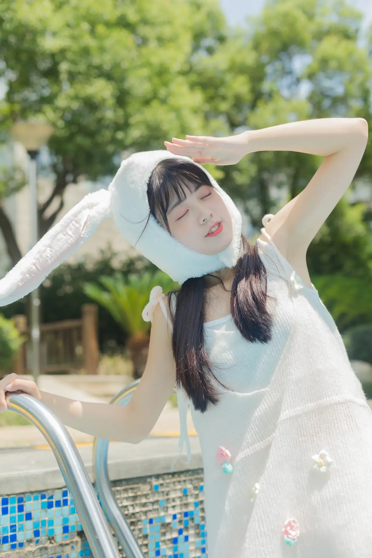 [艺图语] 2022.07.09 Vol.1429 – 夏日泳池的兔子 可爱泡泡呀#[36P]-1