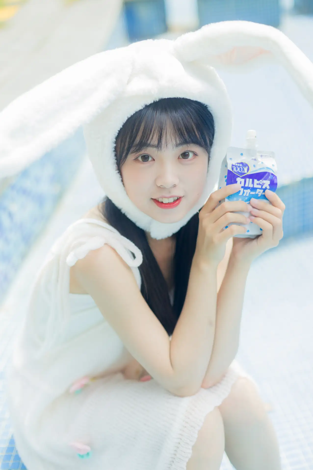 [艺图语] 2022.07.09 Vol.1429 – 夏日泳池的兔子 可爱泡泡呀#[36P]-7