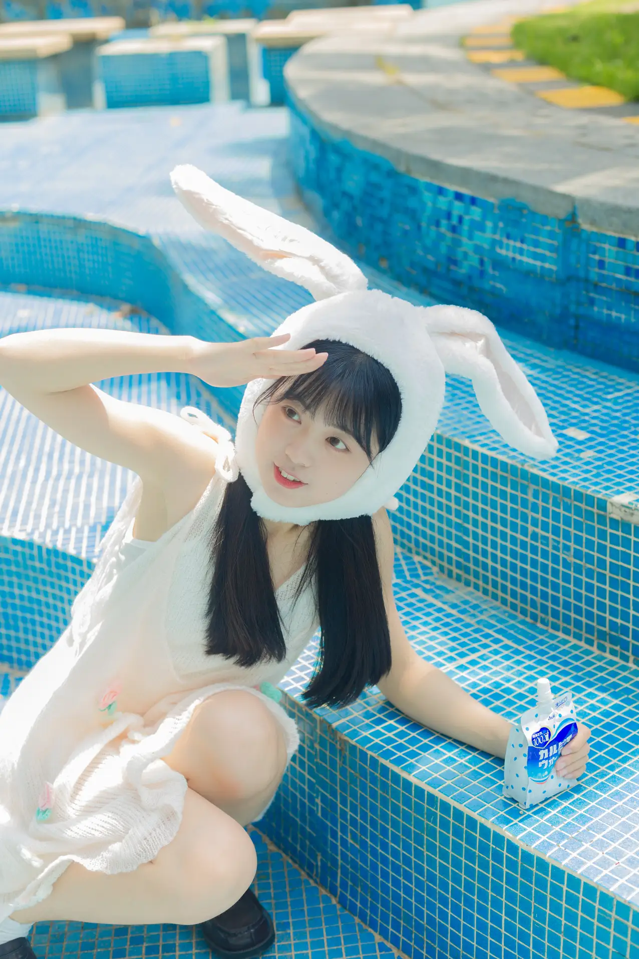[艺图语] 2022.07.09 Vol.1429 – 夏日泳池的兔子 可爱泡泡呀#[36P]-3