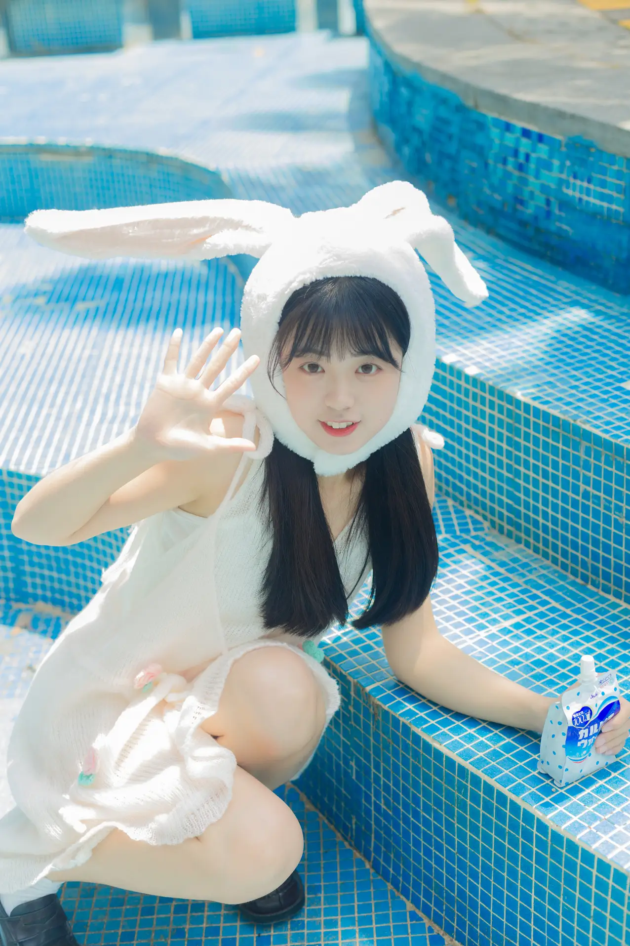 [艺图语] 2022.07.09 Vol.1429 – 夏日泳池的兔子 可爱泡泡呀#[36P]-4