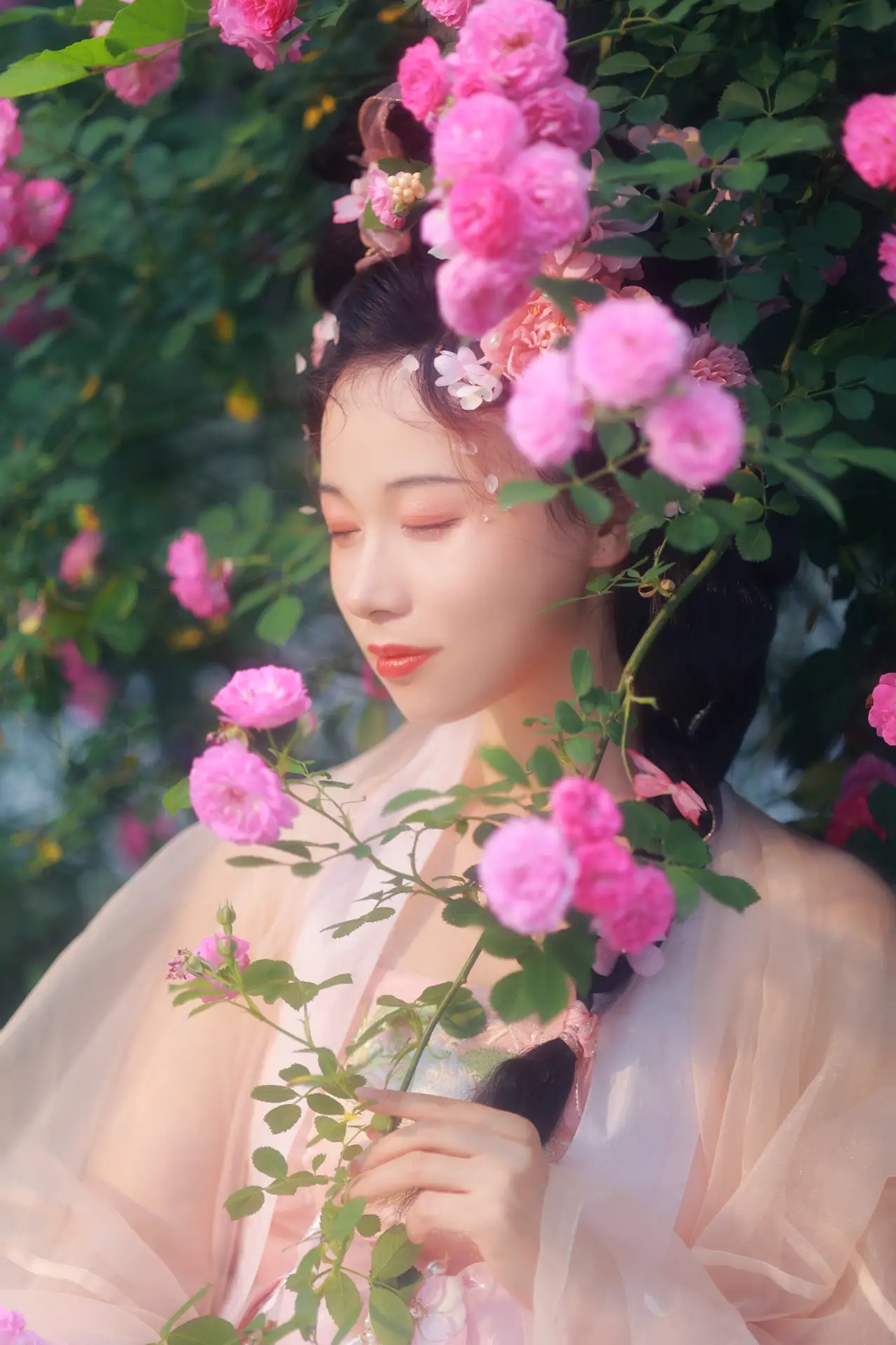 [艺图语] 2022.06.18 Vol.1217 – 蔷薇花神 笑笑#[35P]-8