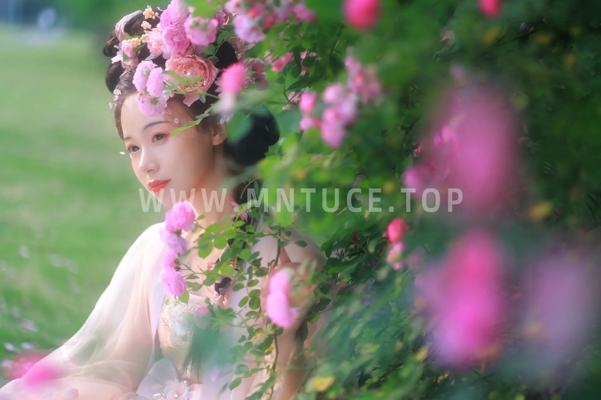 [艺图语] 2022.06.18 Vol.1217 – 蔷薇花神 笑笑#[35P]-9