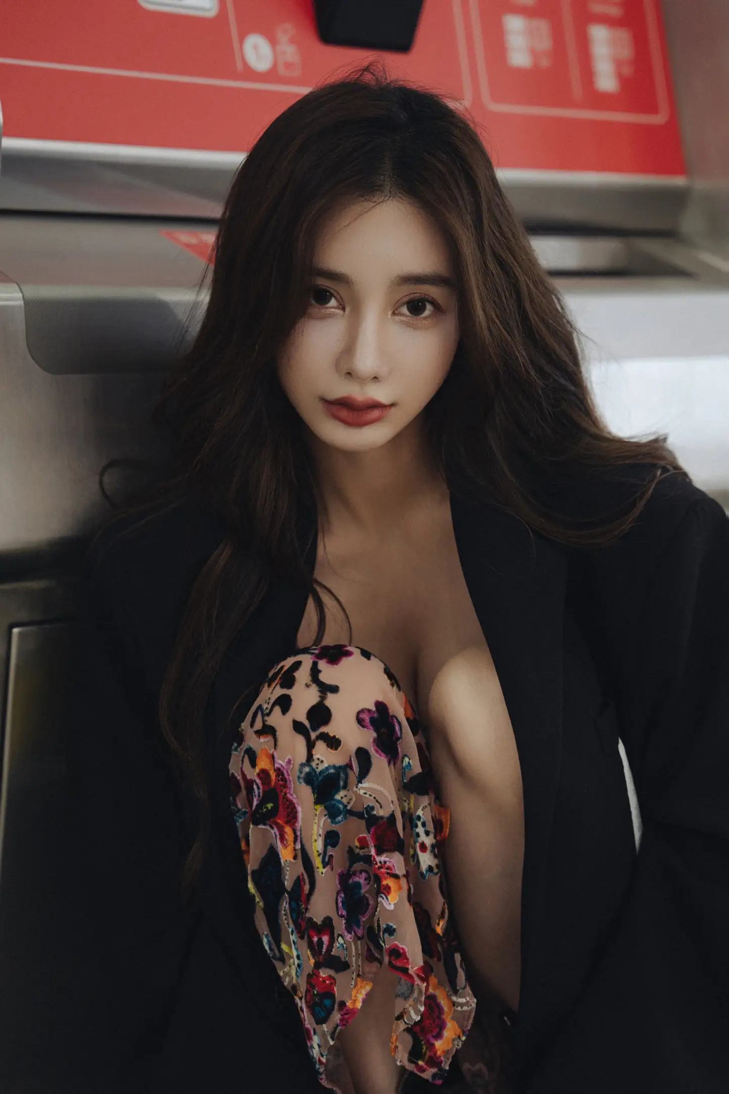 [艺图语] 2022.08.05 Vol.1630 – 落寞地铁 姝雯同学#[41P]-2