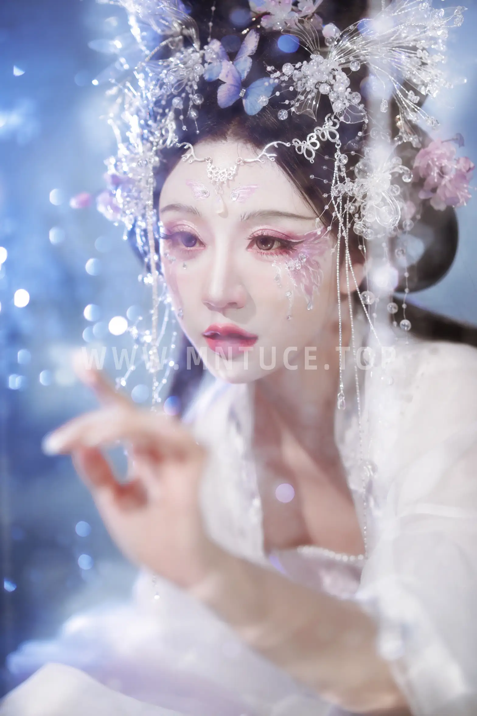 [艺图语] 2022.06.02 Vol.1061 – 寒潭冰蝴蝶 苍玄#[20P]-4