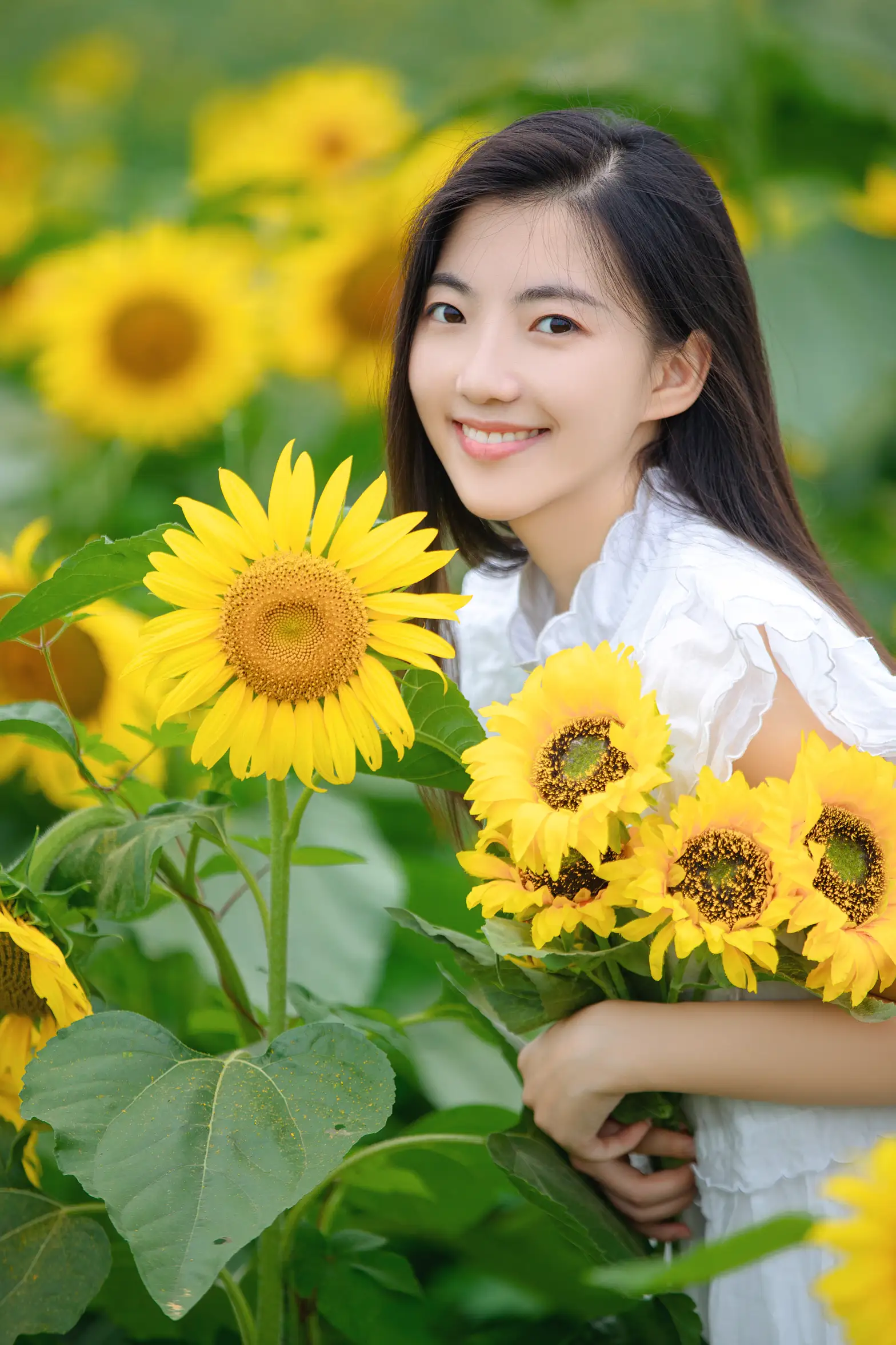 [艺图语] 2022.08.22 Vol.1766 – 向日葵女孩 栗子#[22P]-10