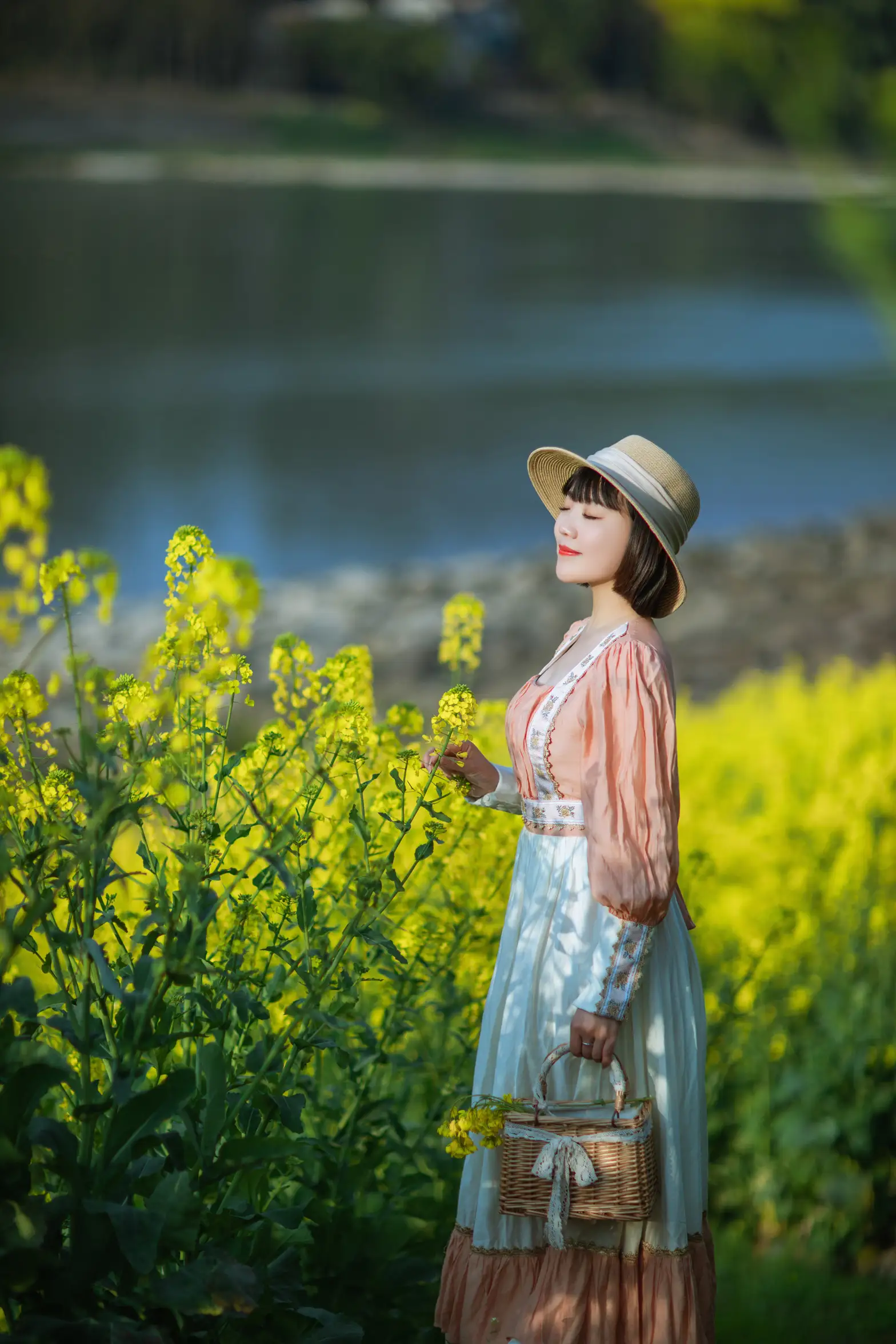 [艺图语] 2022.08.21 Vol.1753 – 春天里的姑娘 冬琴#[38P]-5