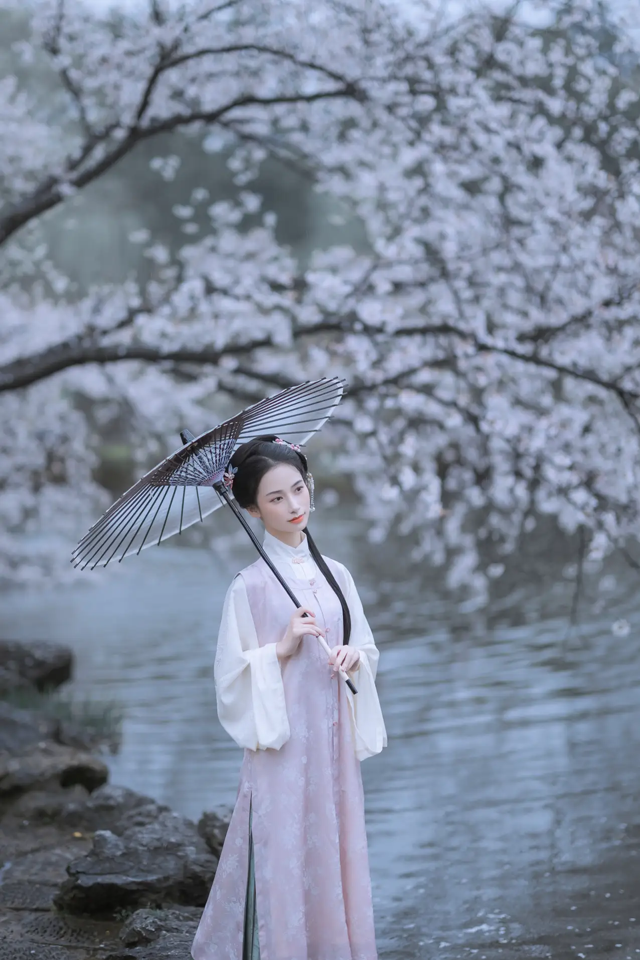 [艺图语] 2022.05.25 Vol.0984 – 雨樱花 眸小妖#[46P]-3