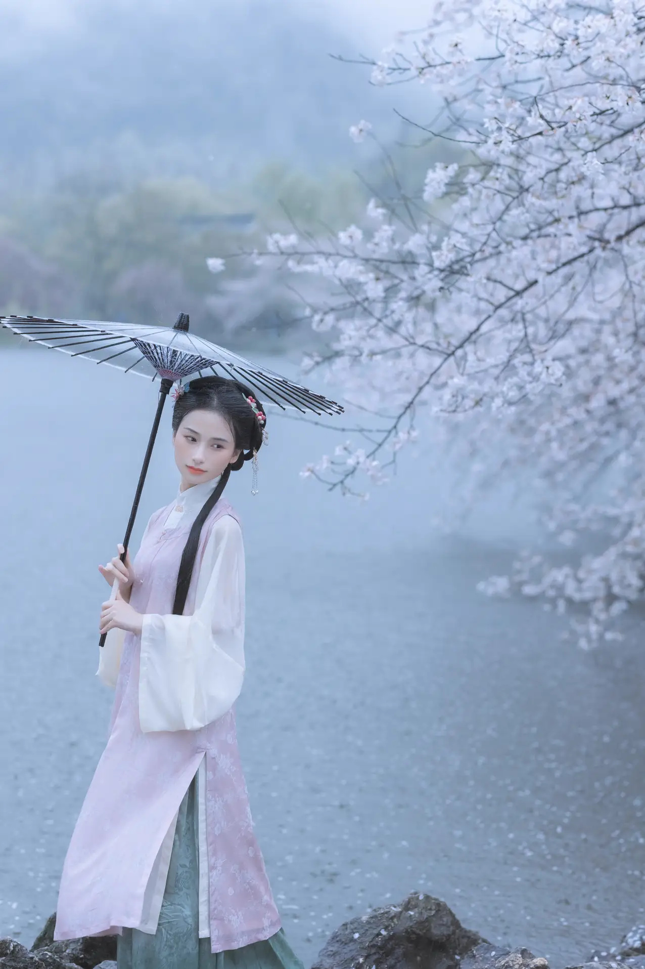 [艺图语] 2022.05.25 Vol.0984 – 雨樱花 眸小妖#[46P]-5