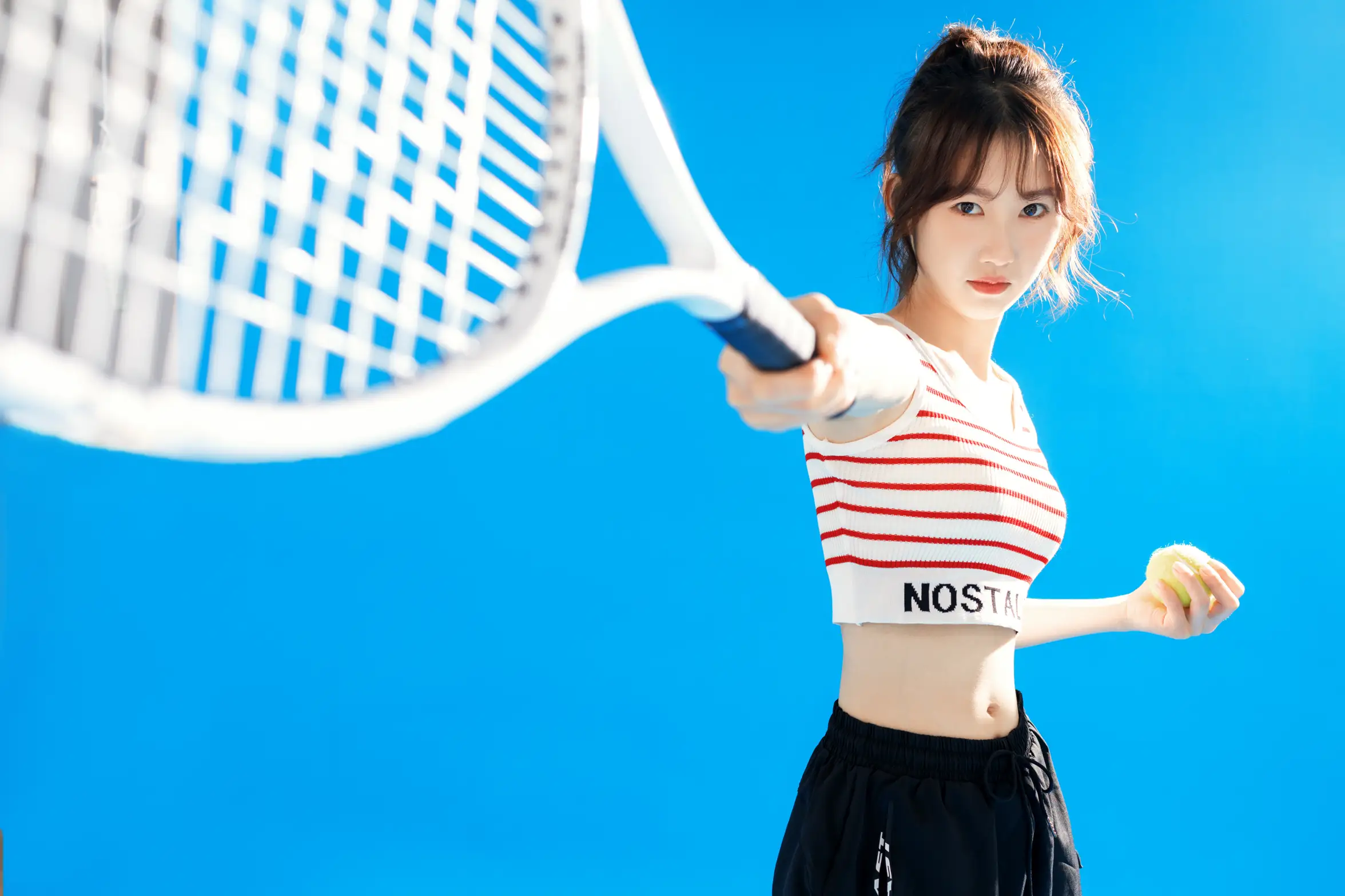[艺图语] 2022.07.31 Vol.1593 – 一场网球 佩佩#[22P]-1