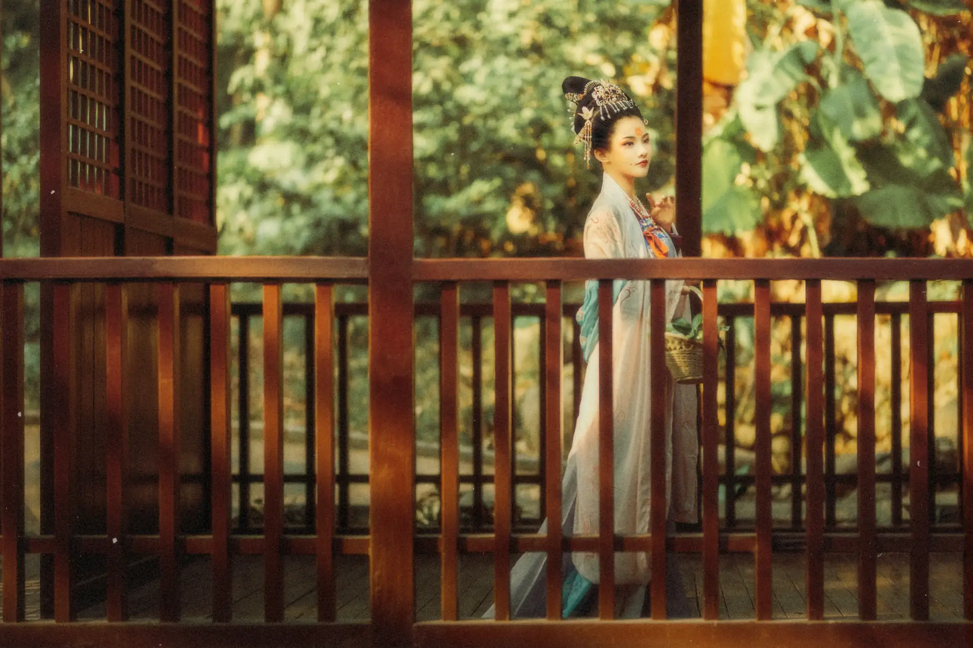 [艺图语] 2021.08.27 Vol.182 – 花想容 媛媛#[27P]-5
