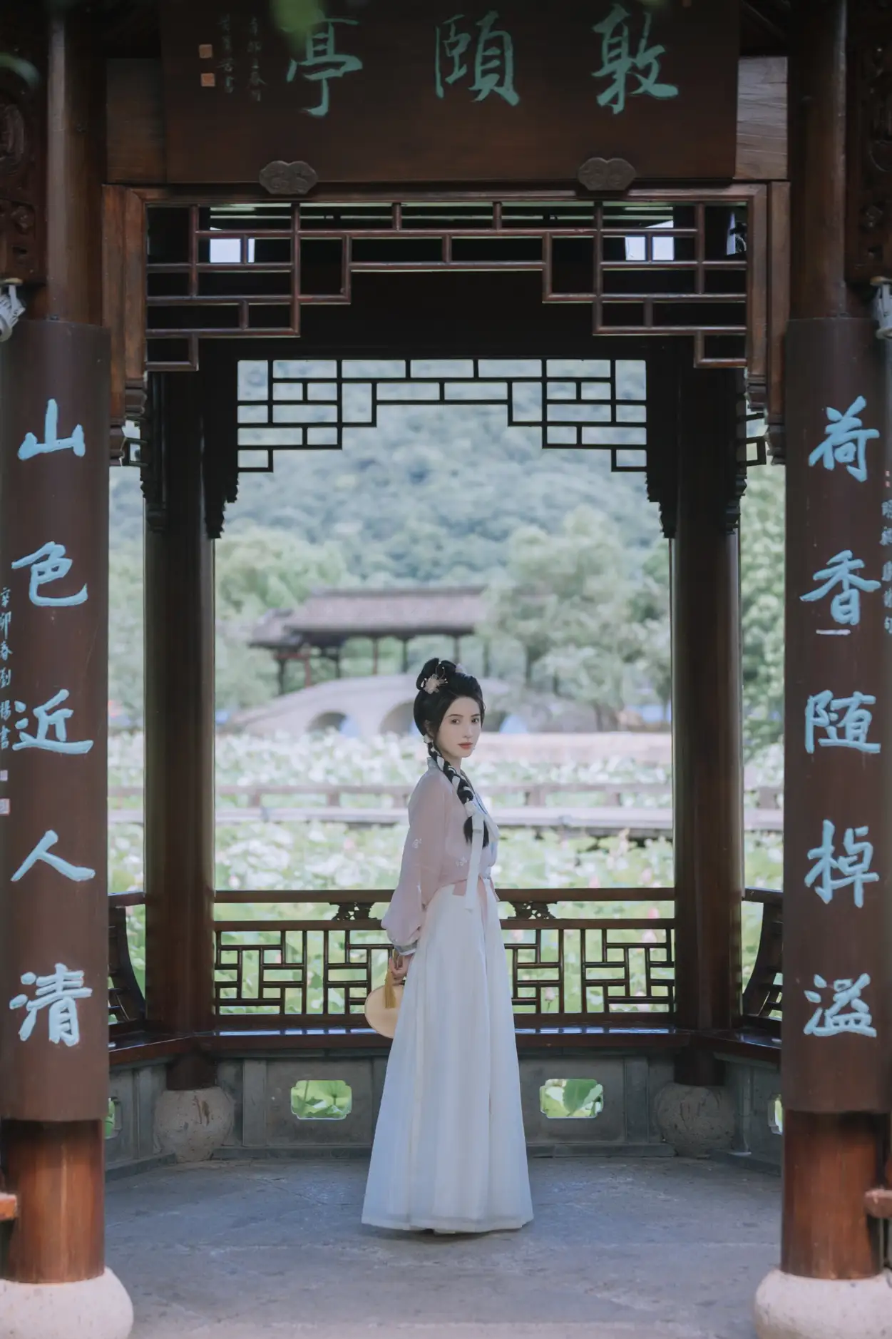 [艺图语] 2022.08.13 Vol.1698 – 赵盼儿 一只阿梦崽#[45P]-6