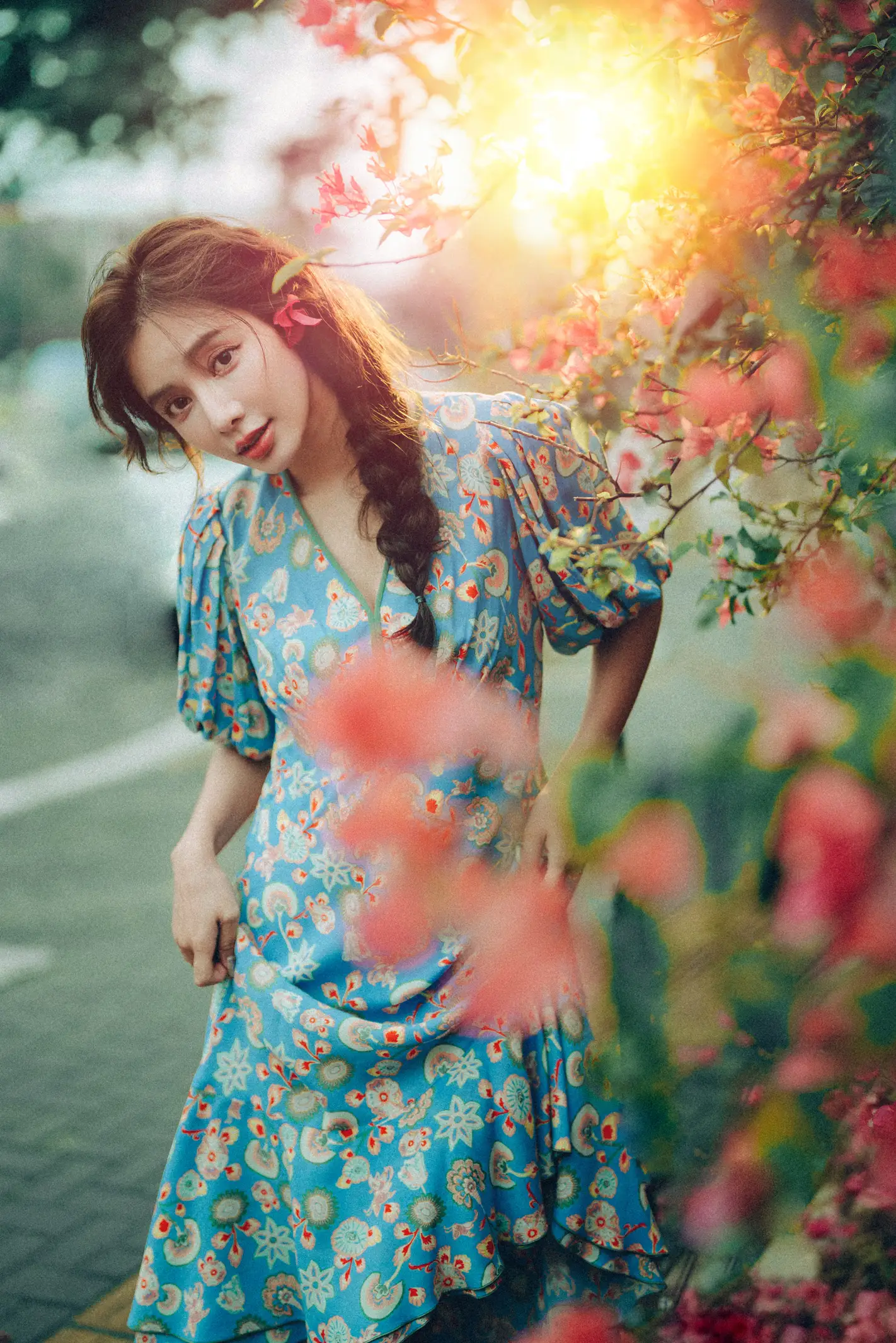 [艺图语] 2022.06.25 Vol.1282 – 发光的发丝，三角梅瀑布下的女神 姝雯同学#[55P]-9