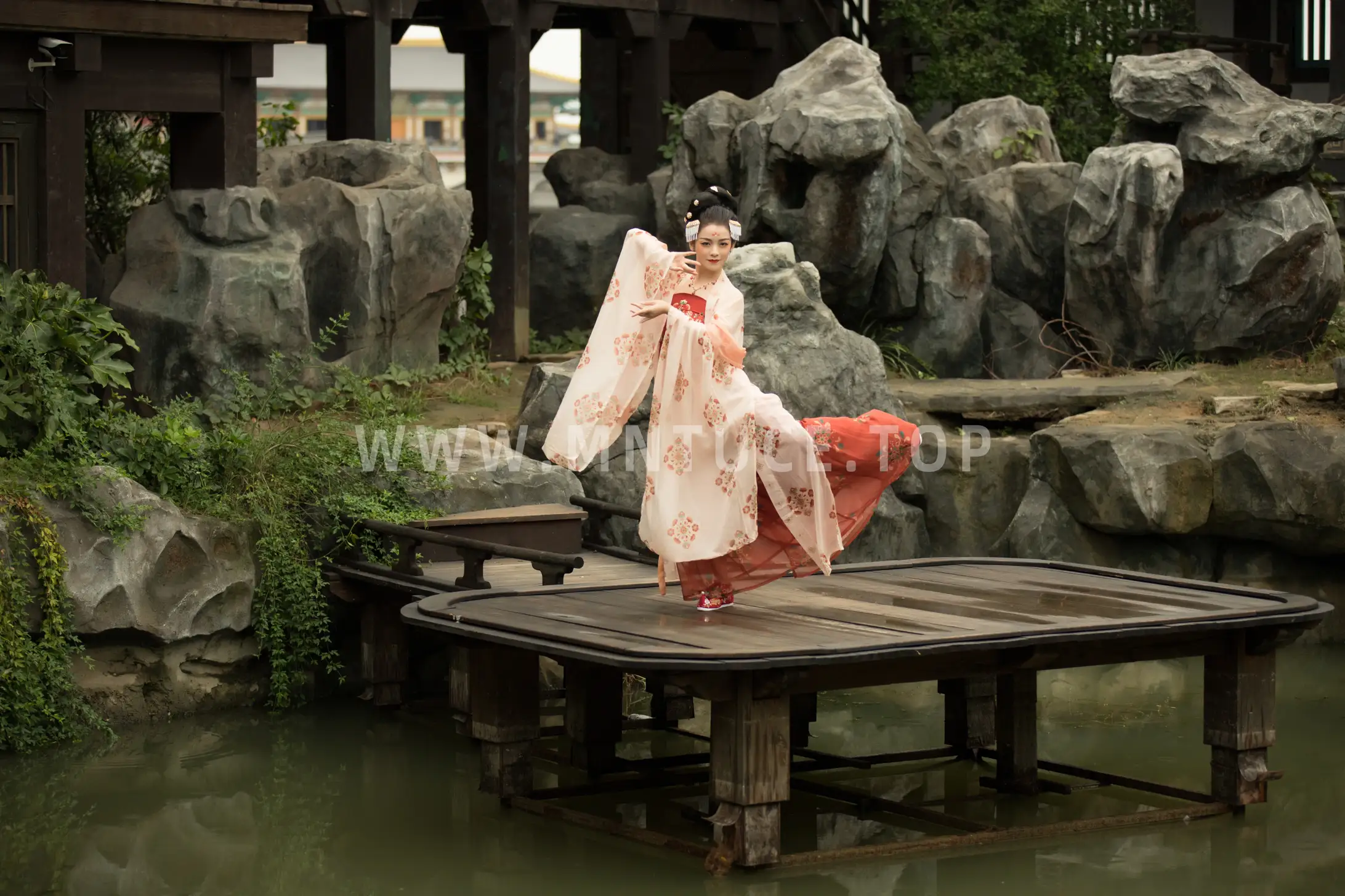 [艺图语] 2022.07.06 Vol.1395 – 阙楼霓裳 清沅斋#[43P]-9