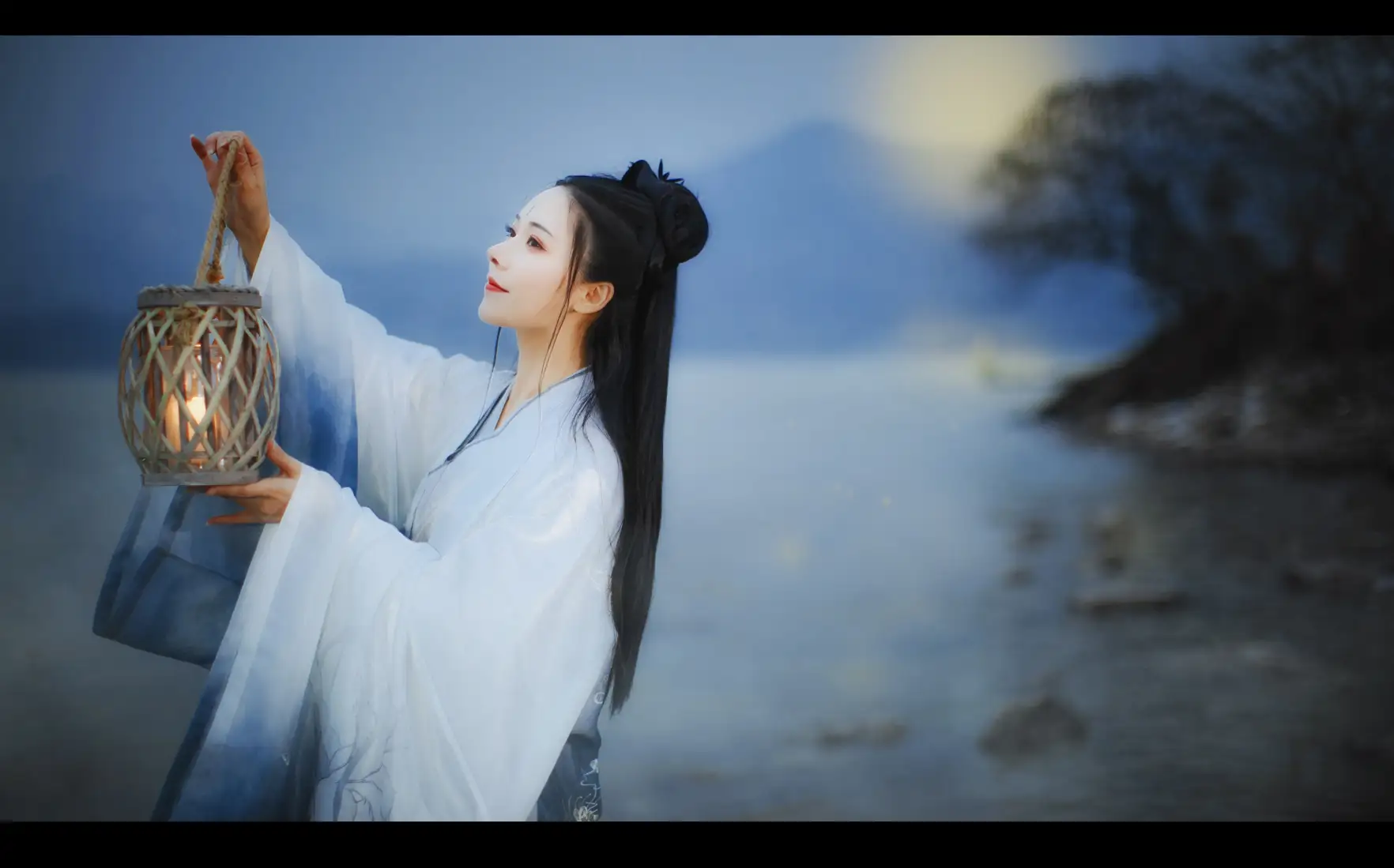 [艺图语] 2021.10.28 Vol.397 – 海底月 葵花花花儿#[20P]-1