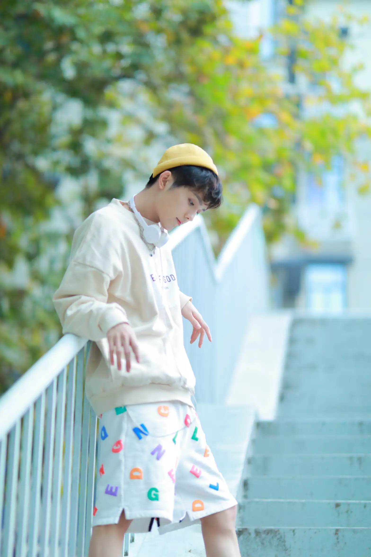 [艺图语] 2022.07.28 Vol.1566 – 小小少年 _也比大熊_#[22P]-10