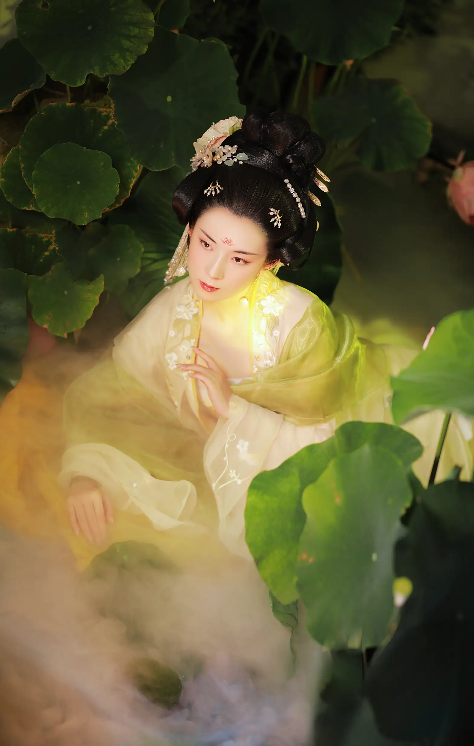 [艺图语] 2022.09.09 Vol.1912 – 云想衣裳花想容 也清秋#[32P]-1