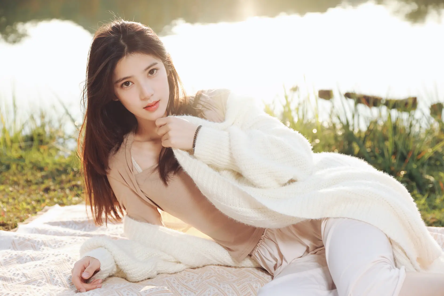 [艺图语] 2022.07.13 Vol.1467 – 温柔的光与你 诗诗#[43P]-2