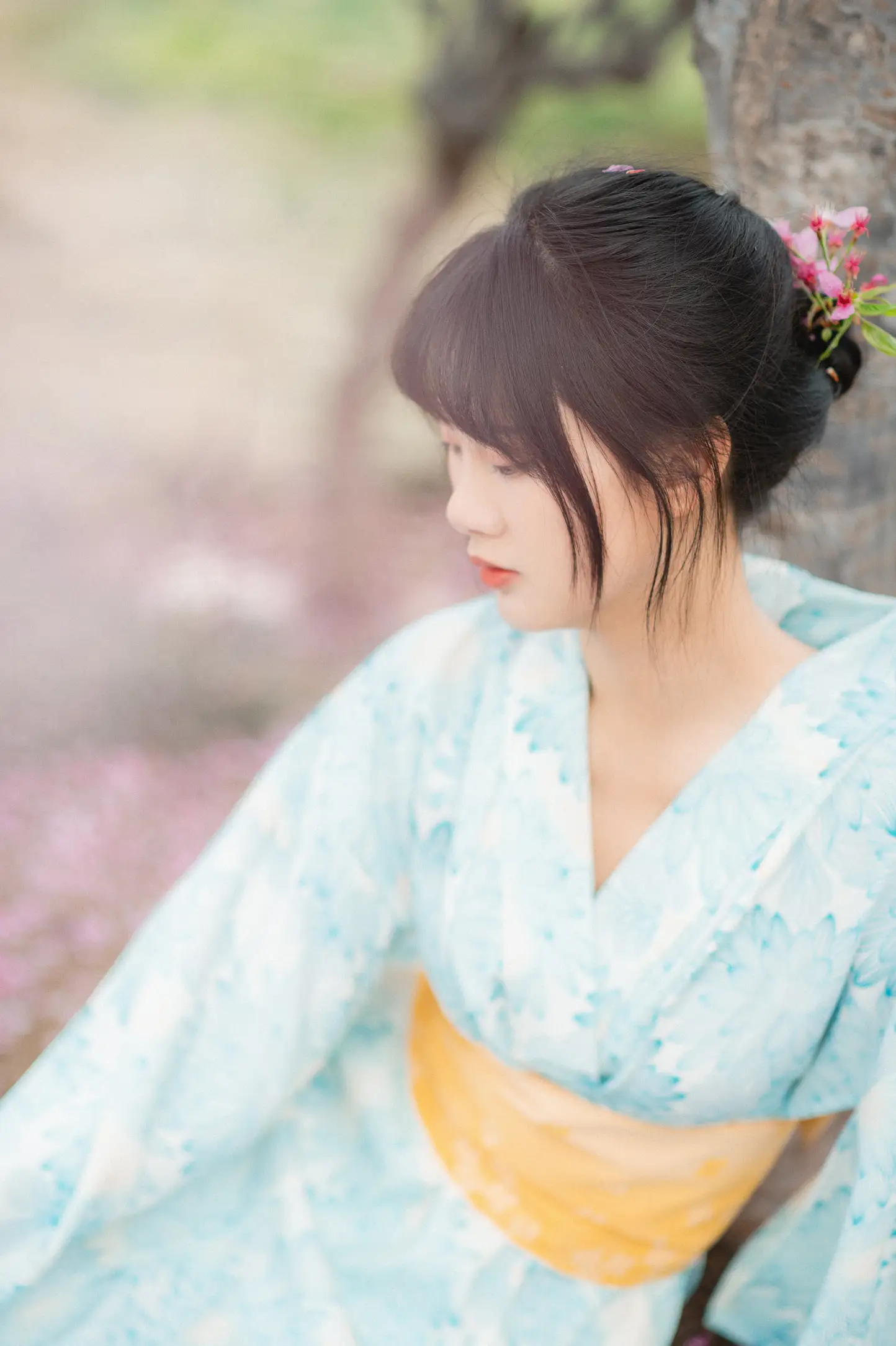[艺图语] 2022.11.19 Vol.2478 – 樱花树下 爱拍照的梅梅#[23P]-1