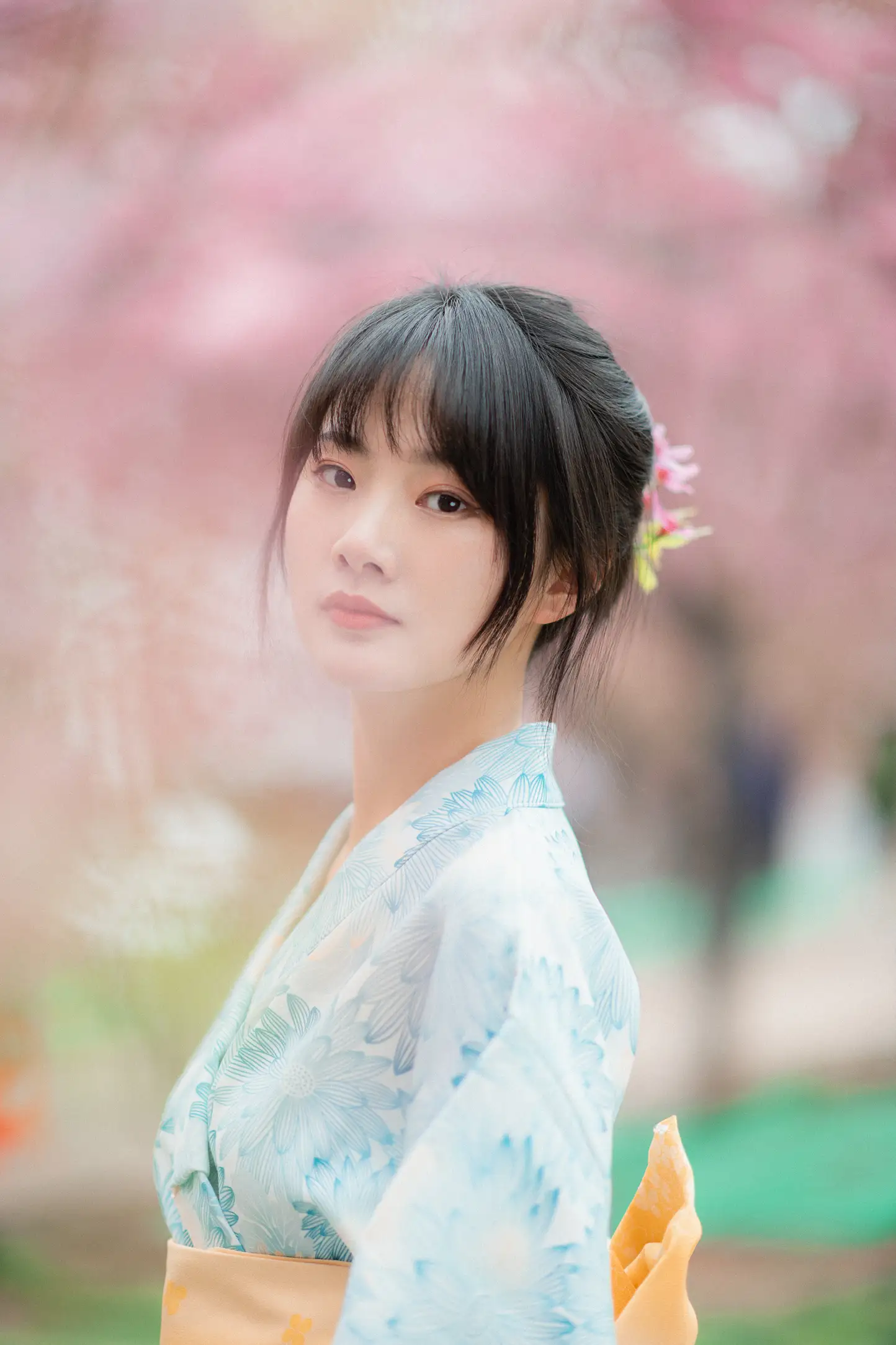 [艺图语] 2022.11.19 Vol.2478 – 樱花树下 爱拍照的梅梅#[23P]-7