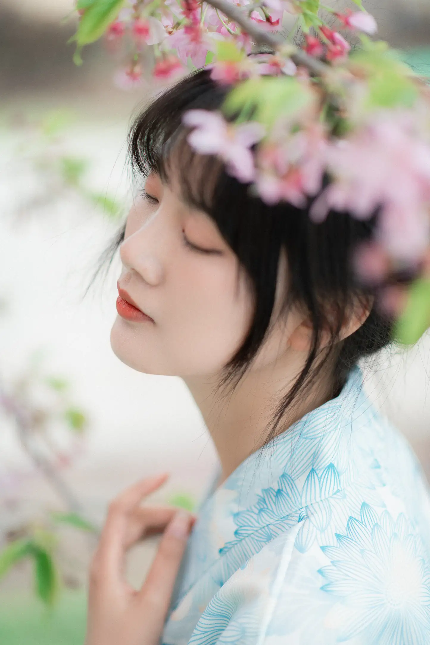 [艺图语] 2022.11.19 Vol.2478 – 樱花树下 爱拍照的梅梅#[23P]-9