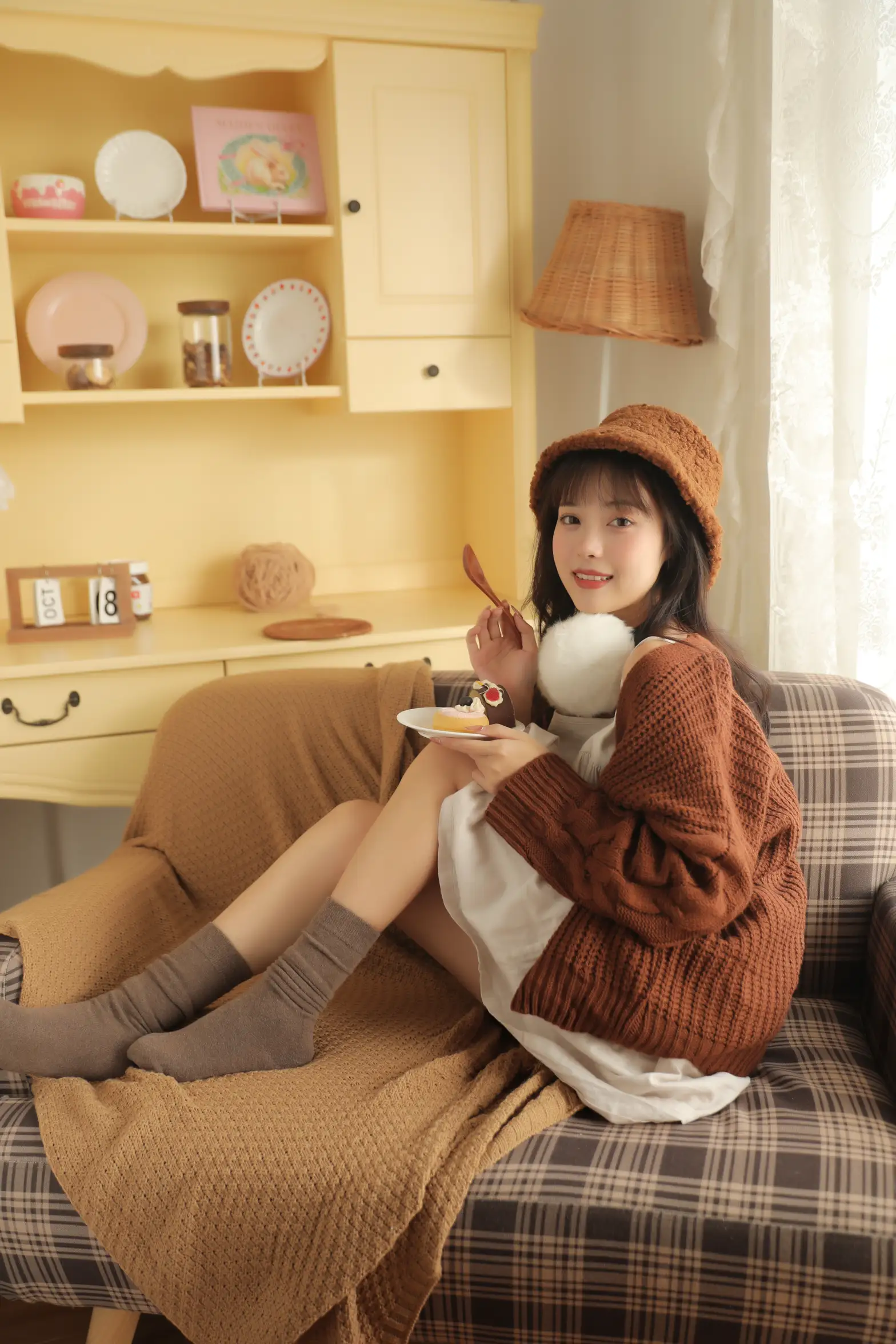 [艺图语] 2022.11.24 Vol.2520 榛子拿铁#[32P]-10