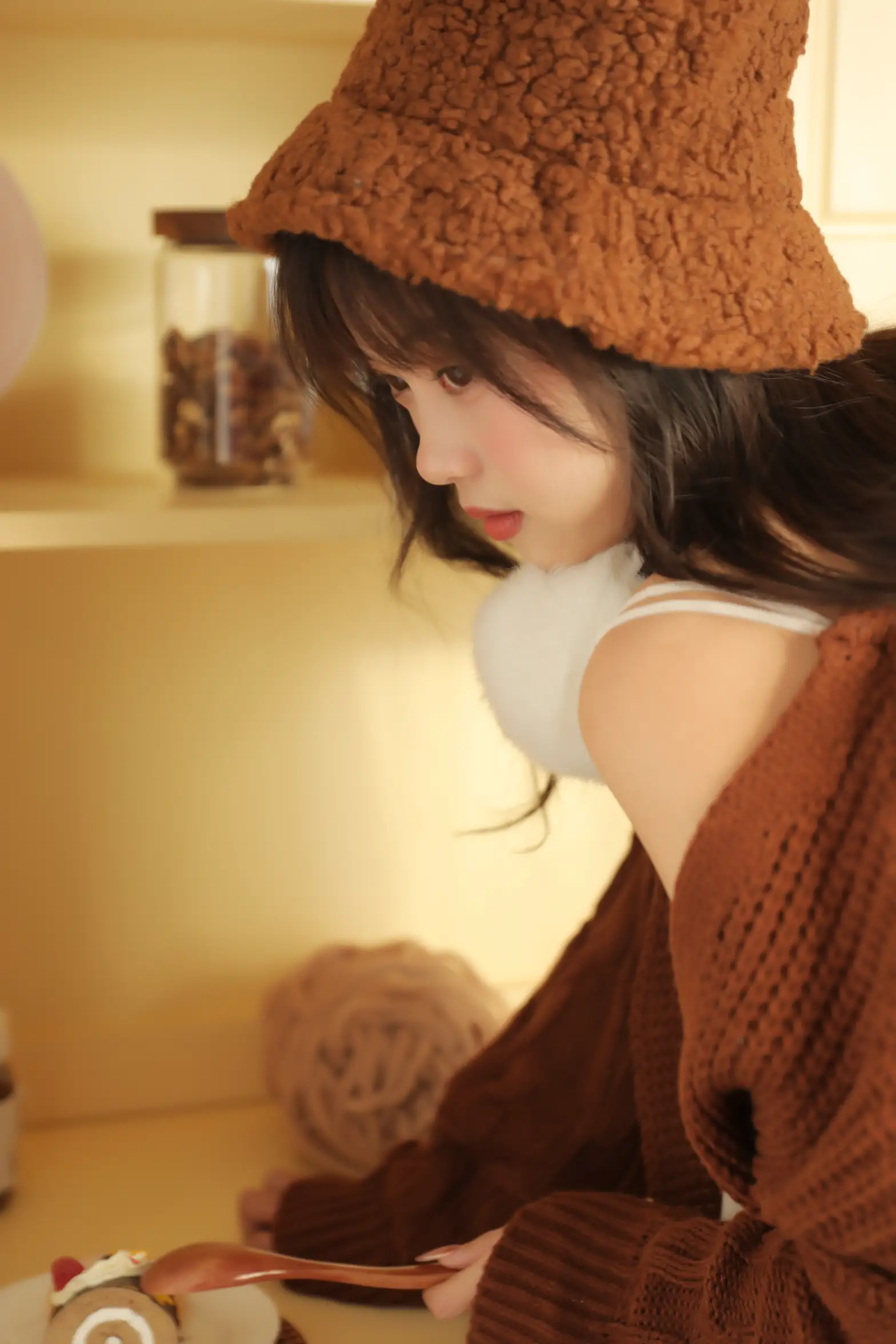 [艺图语] 2022.11.24 Vol.2520 榛子拿铁#[32P]-7