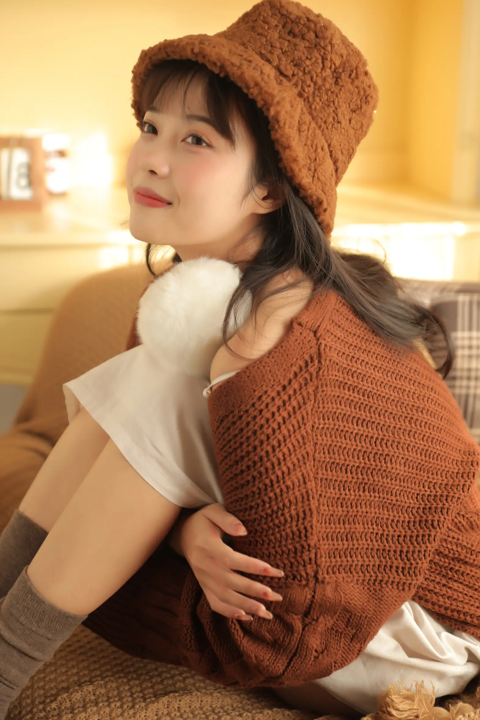 [艺图语] 2022.11.24 Vol.2520 榛子拿铁#[32P]-1