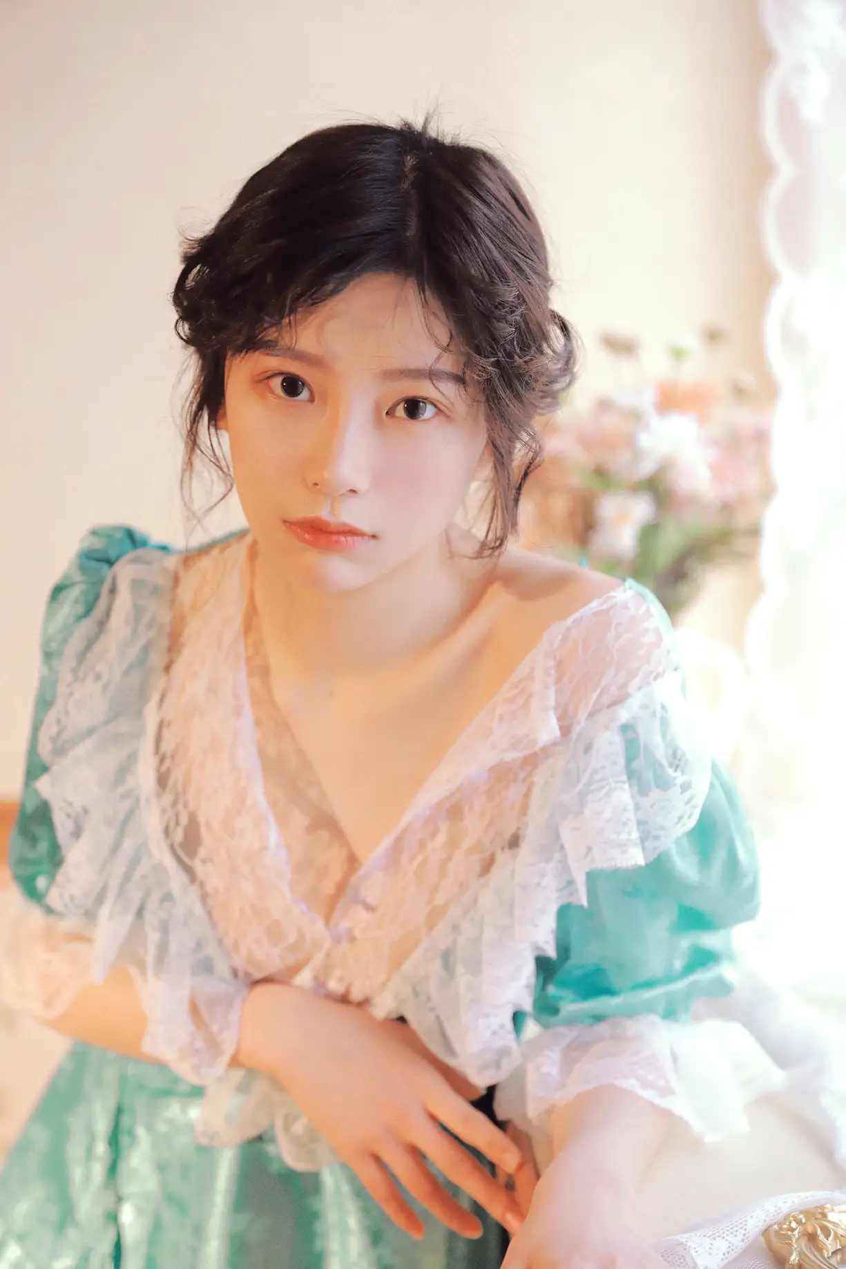 [艺图语] 2022.11.25 Vol.2522 窗边少女#[35P]-9