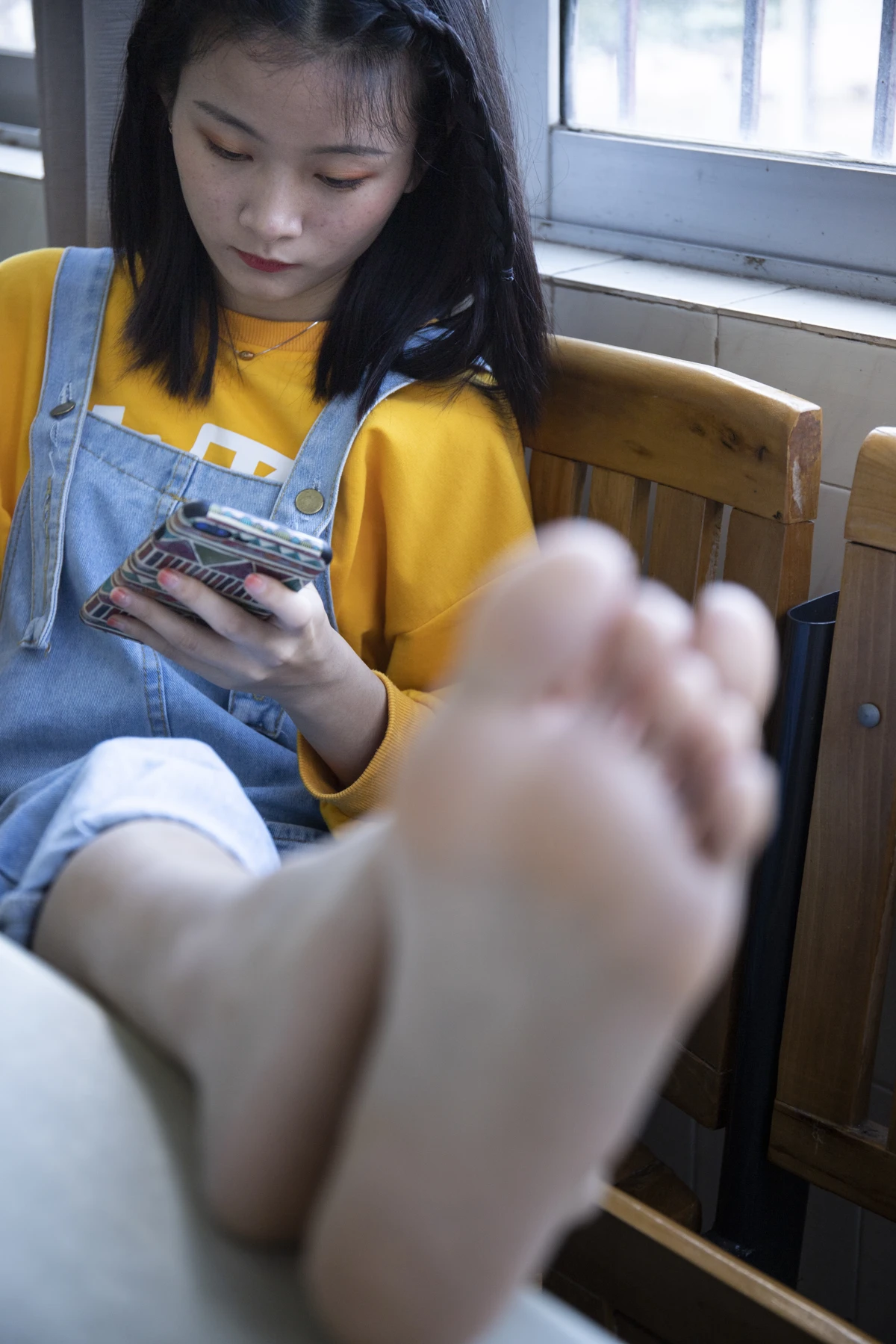 [Mzsock] NO.019 From a tricky angle, Sichuan girl Linlin shows off her beautiful feet in the classroom Southern football skills#[121P]-2