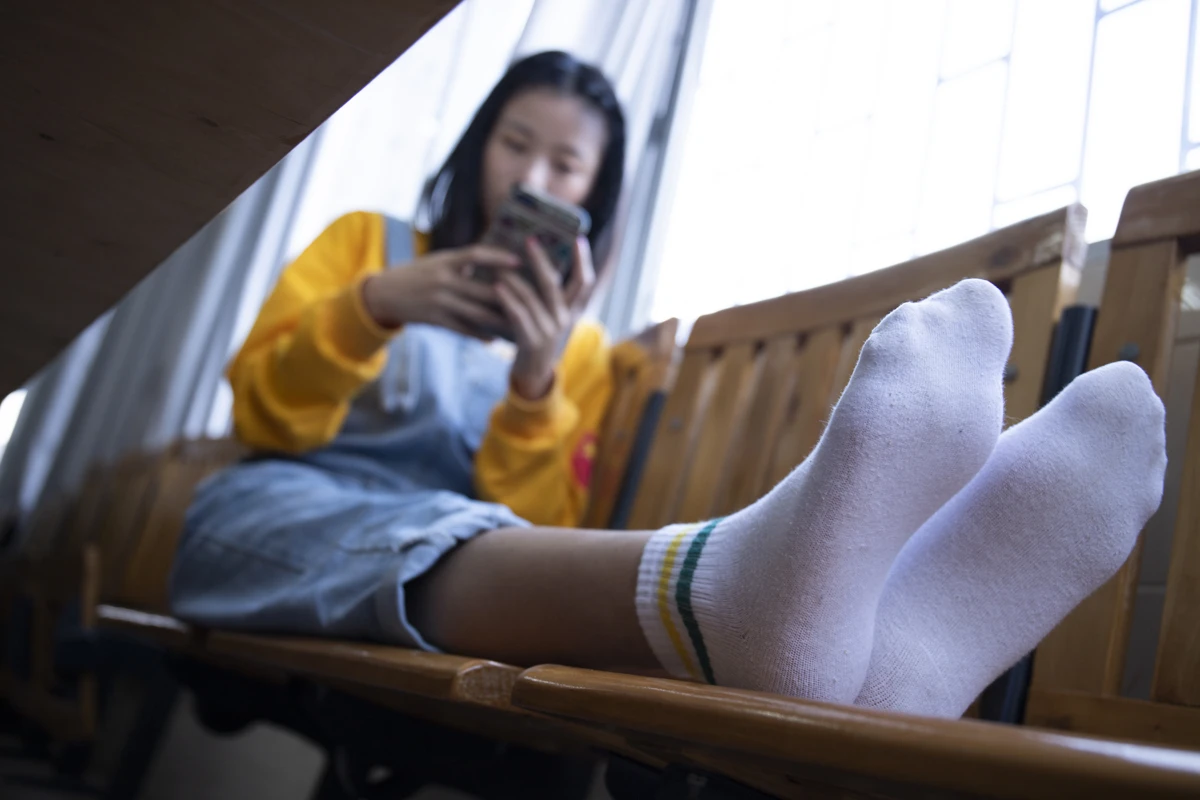 [Mzsock] NO.019 From a tricky angle, Sichuan girl Linlin shows off her beautiful feet in the classroom Southern football skills#[121P]-5