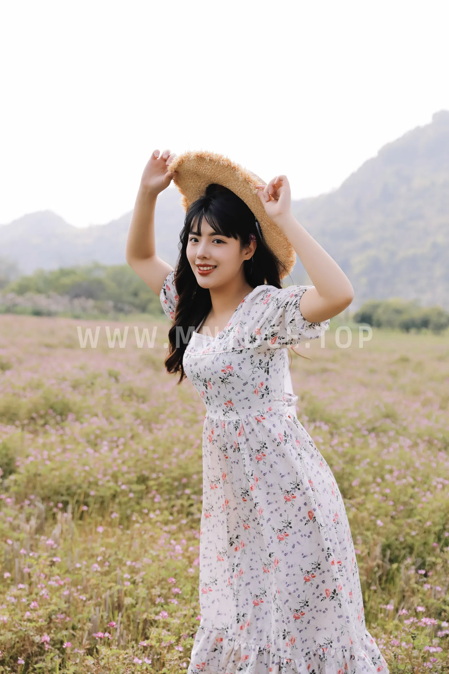 [YITUYU] 2022.11.30 Vol.2566 – Late Summer Song Qian'er#[25P]-5