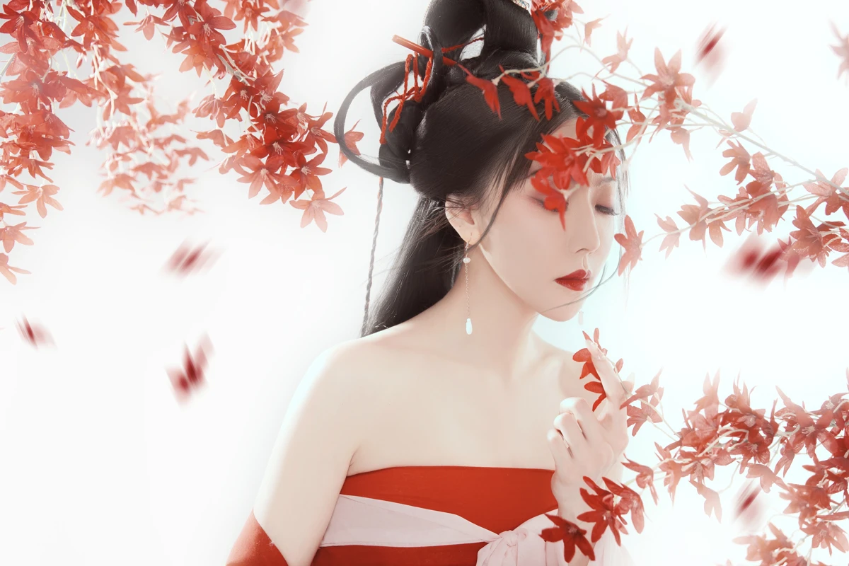 [YITUYU] 2022.12.21 Vol.2724 – Maple leaves are red Olaf#[22P]-5