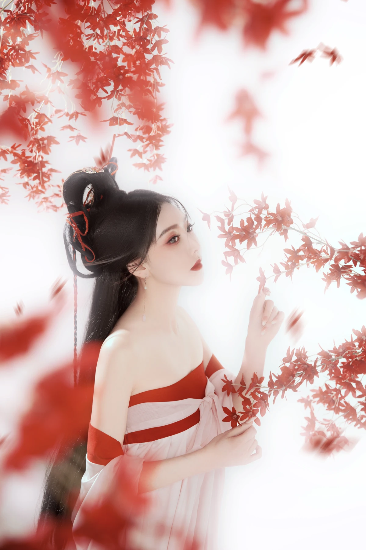 [YITUYU] 2022.12.21 Vol.2724 – Maple leaves are red Olaf#[22P]-1