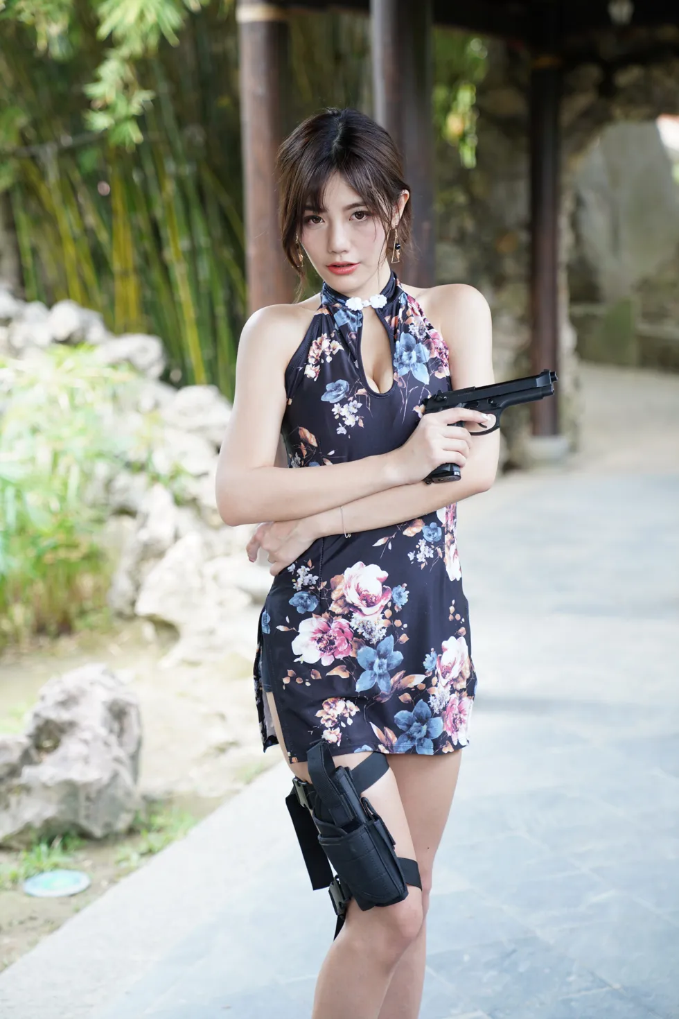 [Mzsock] NO.104 Chen Wei blue flower short cheongsam with high heels and beautiful legs street photography#[117P]-7