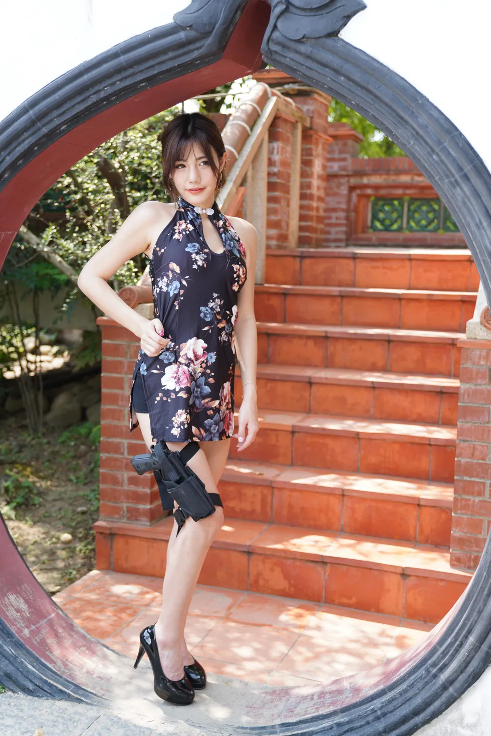 [Mzsock] NO.104 Chen Wei blue flower short cheongsam with high heels and beautiful legs street photography#[117P]-2