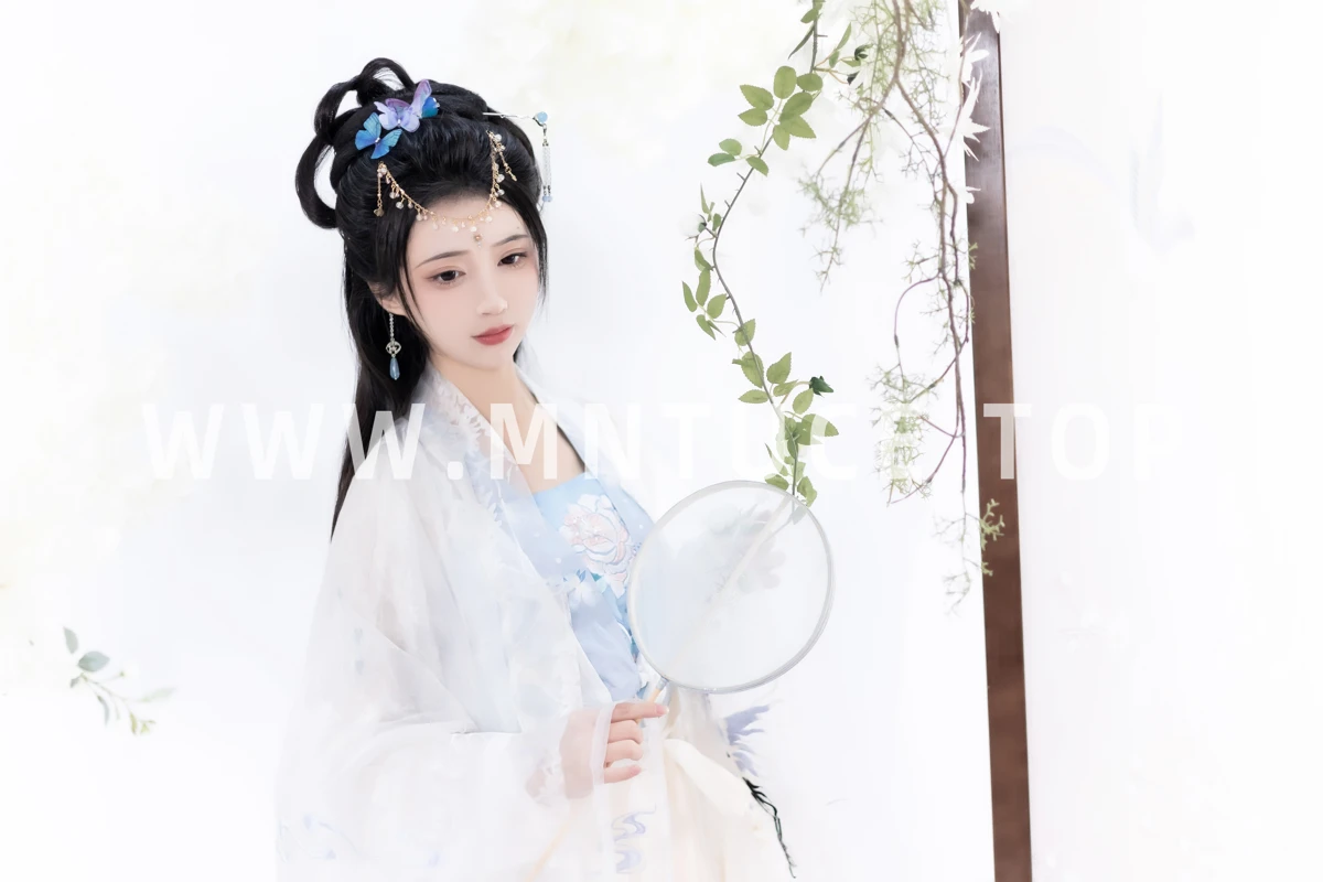 [YITUYU] 2023.01.09 Vol.2874 – Pear Blossom White -Qiluosheng’s little Susu-#[26P]-1