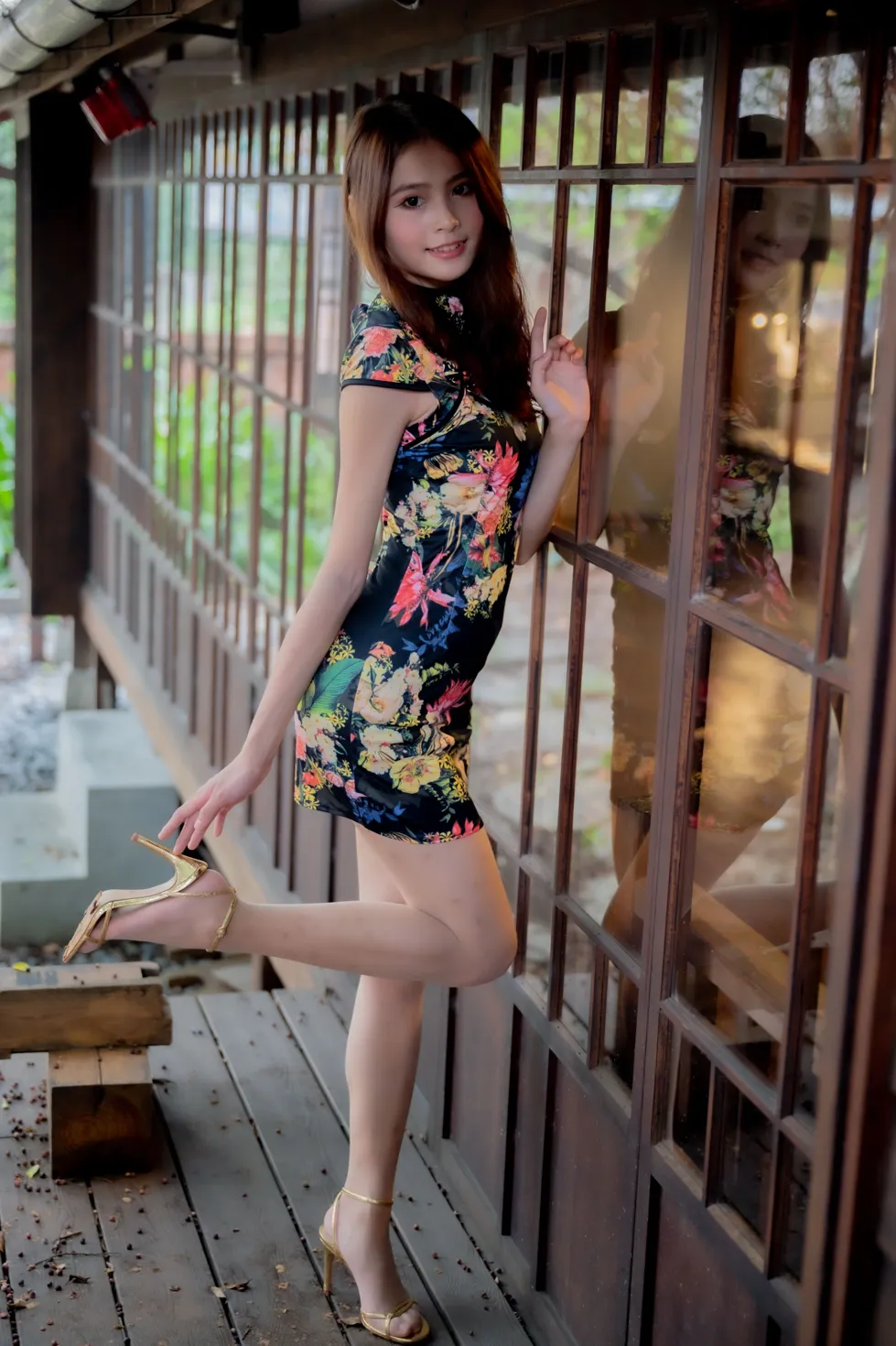 [Mzsock] NO.202 He Jiaxin black flower short cheongsam stockings high heels beautiful legs street photography#[97P]-1