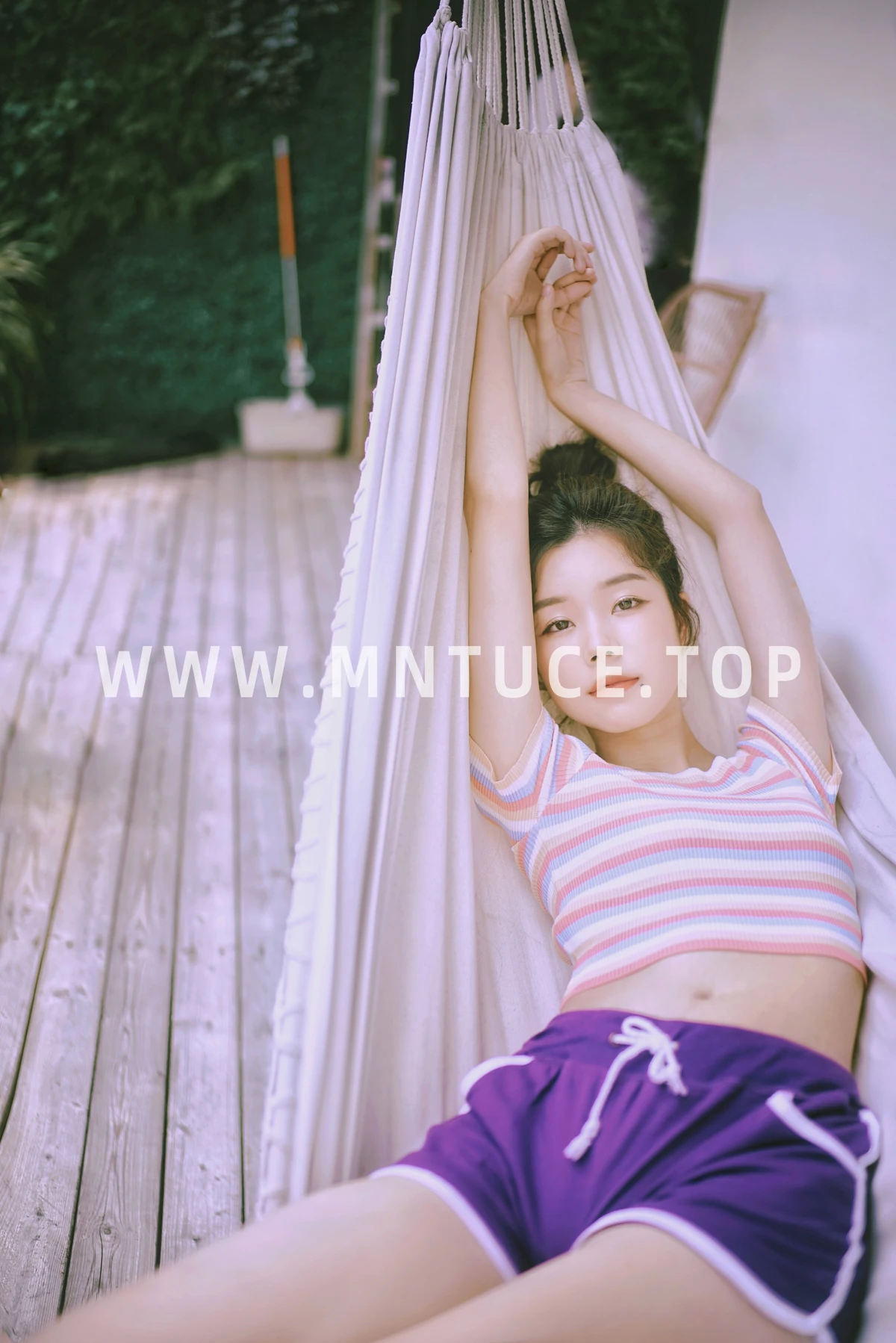 [YITUYU] 2023.01.05 Vol.2843 – The Water Gun Girl on the Rooftop circle#[25P]-3