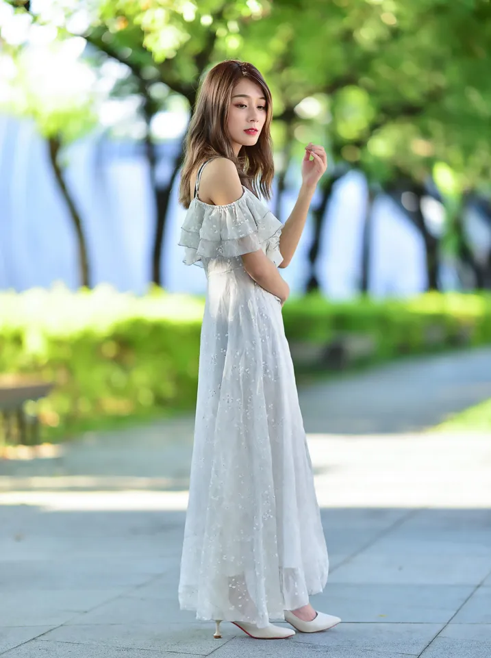 [Mzsock] NO.200 vivi Cao Yuanyuan suspender high-slit long skirt with high heels and beautiful legs street photography#[105P]-1