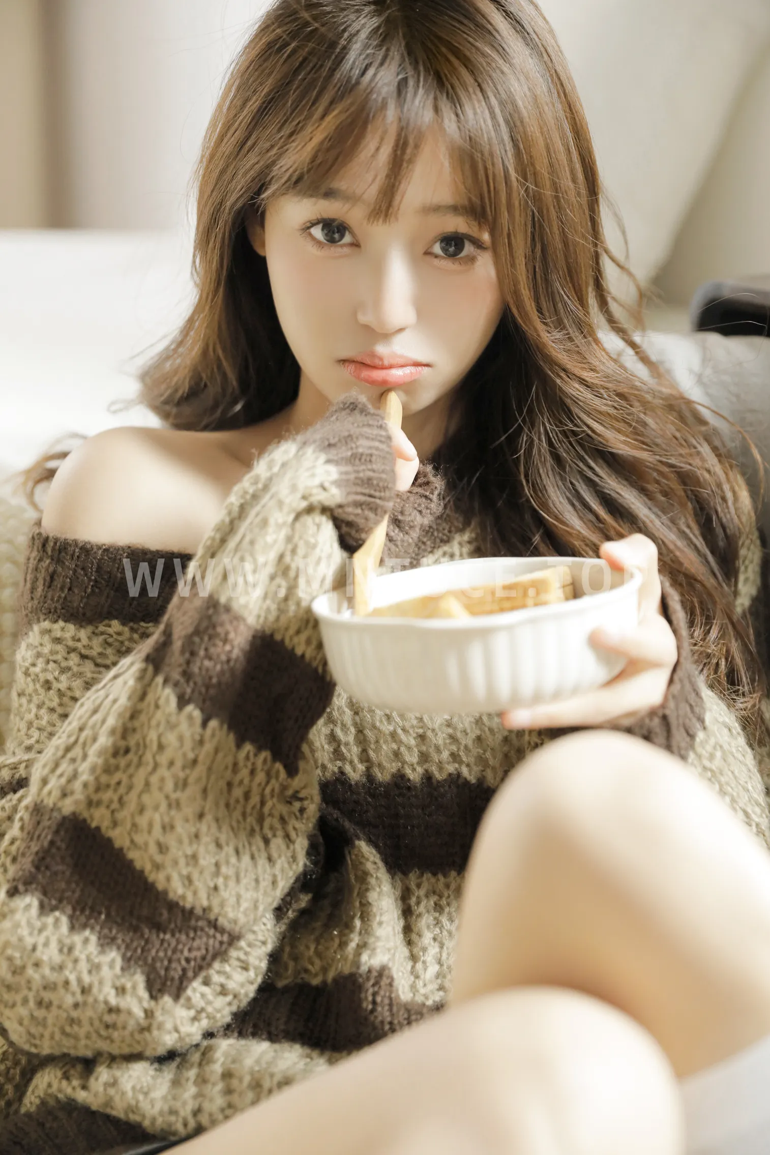 [YITUYU] 2022.12.05 Vol.2606 – Coffee-colored autumn Zheng Xiangxiang#[22P]-7