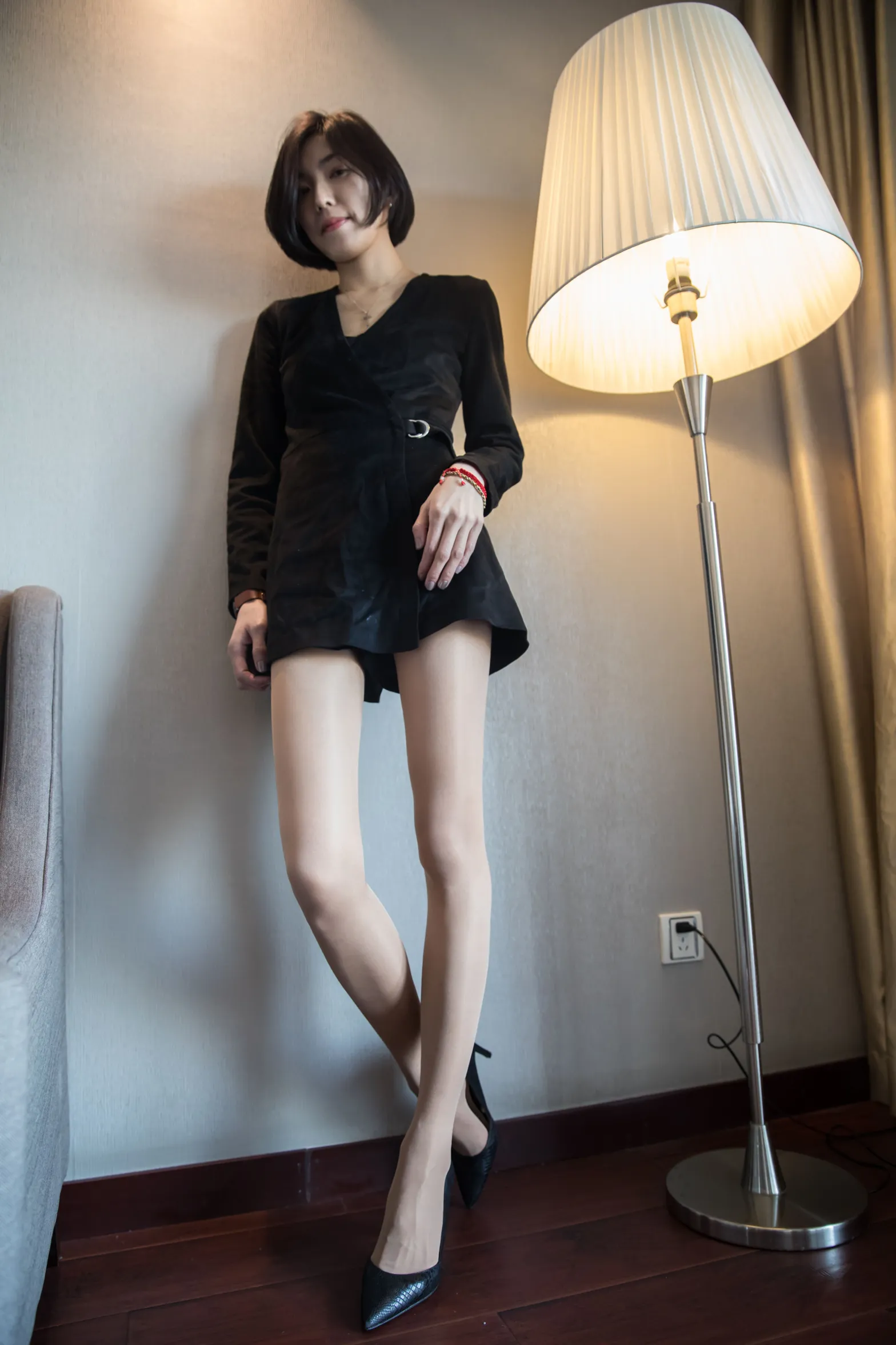 [Mzsock] NO.120 Skinny beauty in the hotel with high heels street photography#[88P]-1