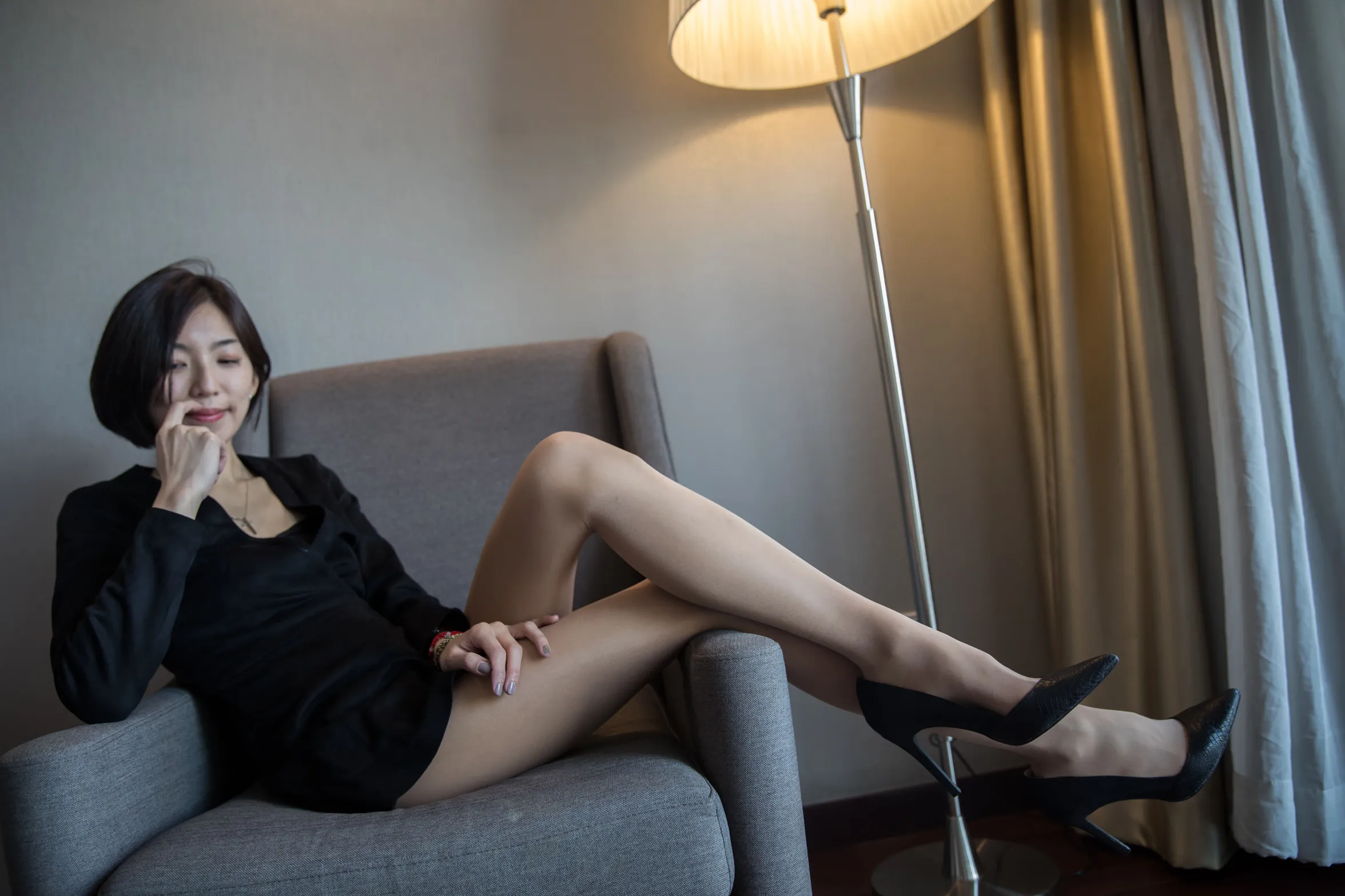 [Mzsock] NO.120 Skinny beauty in the hotel with high heels street photography#[88P]-8