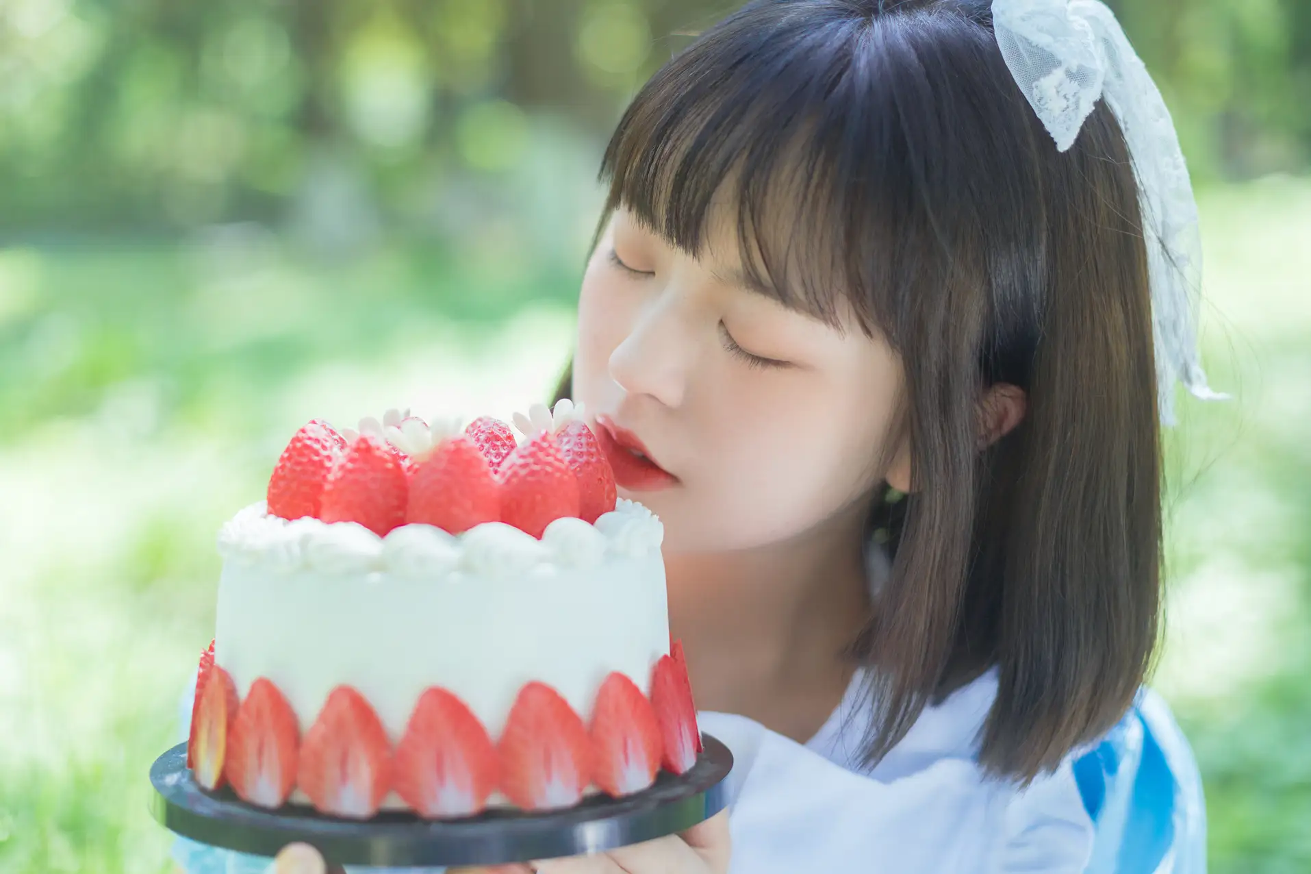 [YITUYU] 2022.08.05 Vol.1628 – Daisies and Strawberries Haji Twist#[32P]-7