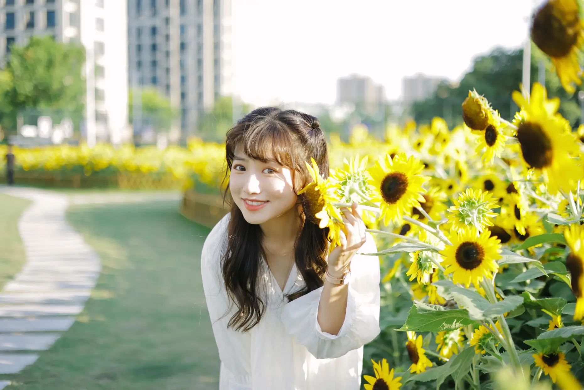 [YITUYU] 2022.08.29 Vol.1822 -Flowers in the sun and you Fatty Blue-#[25P]-9