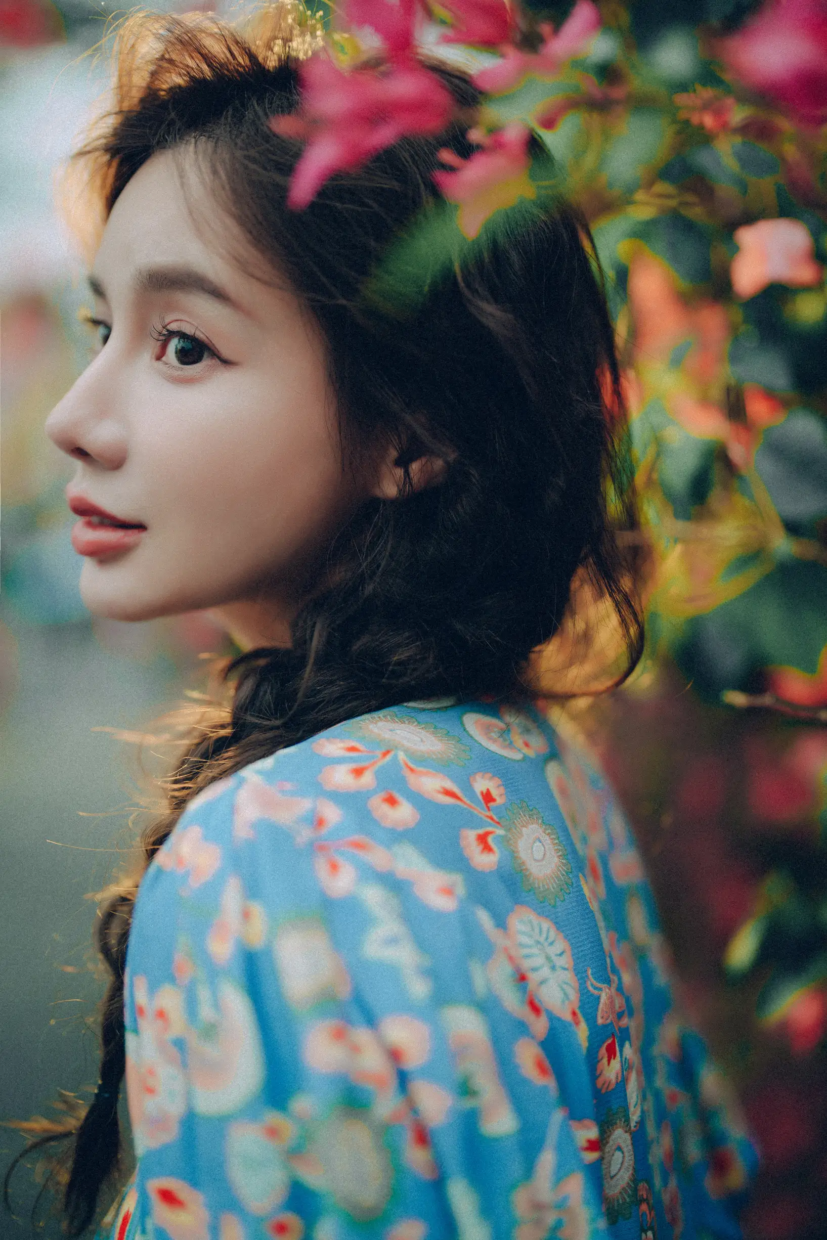 [YITUYU] 2022.06.25 Vol.1282 – Glowing hair, the goddess under the bougainvillea waterfall Classmate Shuwen#[55P]-1