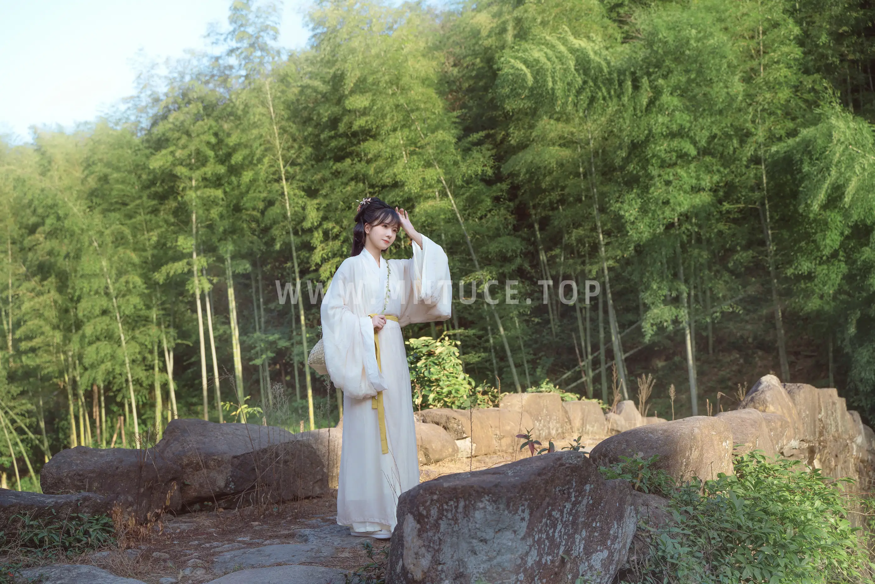 [YITUYU] 2021.12.25 Vol.530 – Tea Picking Girl Timber frame-#[23P]-9